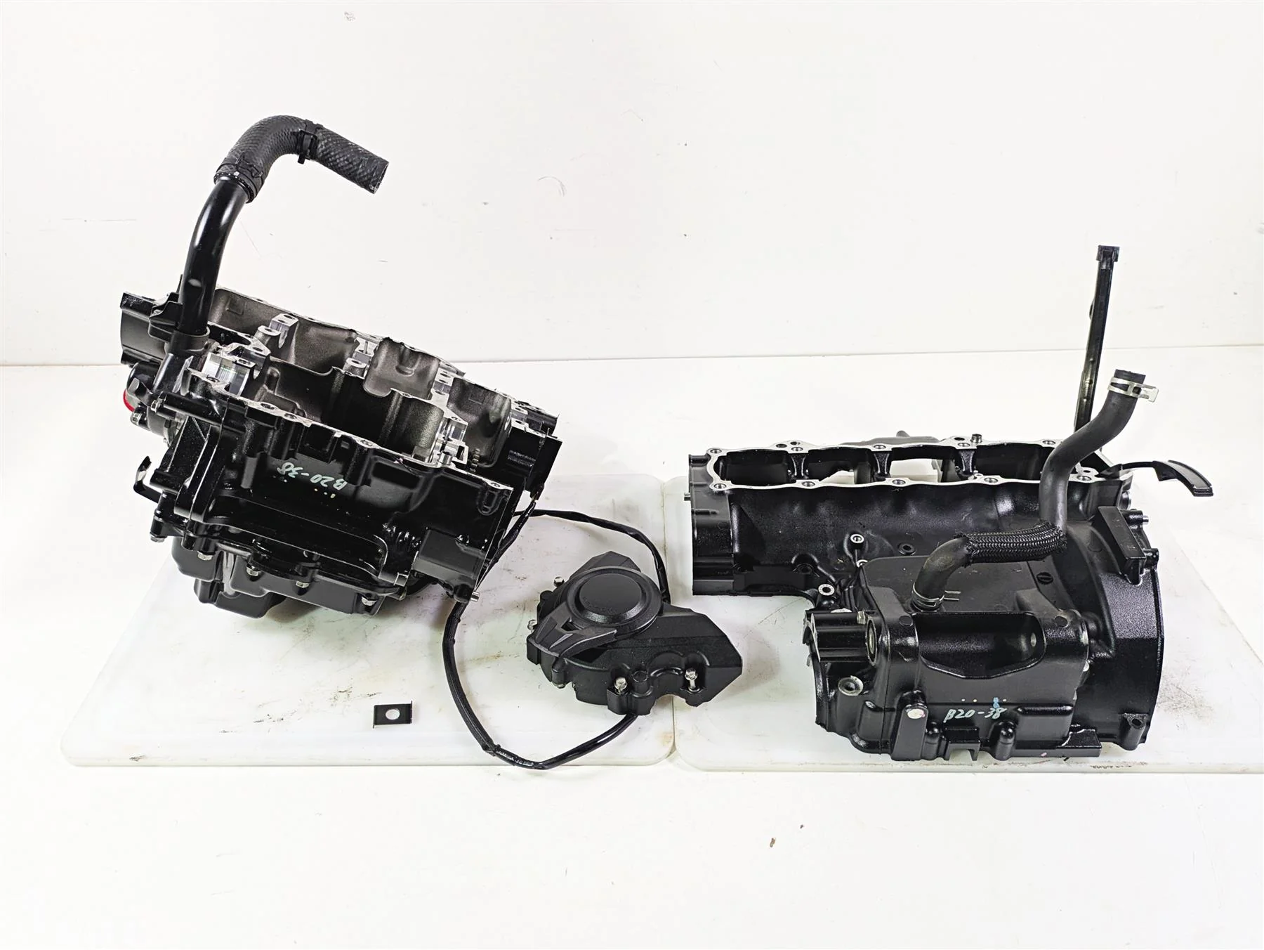 2021 Kawasaki Z900 ZR900 Bottom Lower End Engine Crankcase 14001-0725