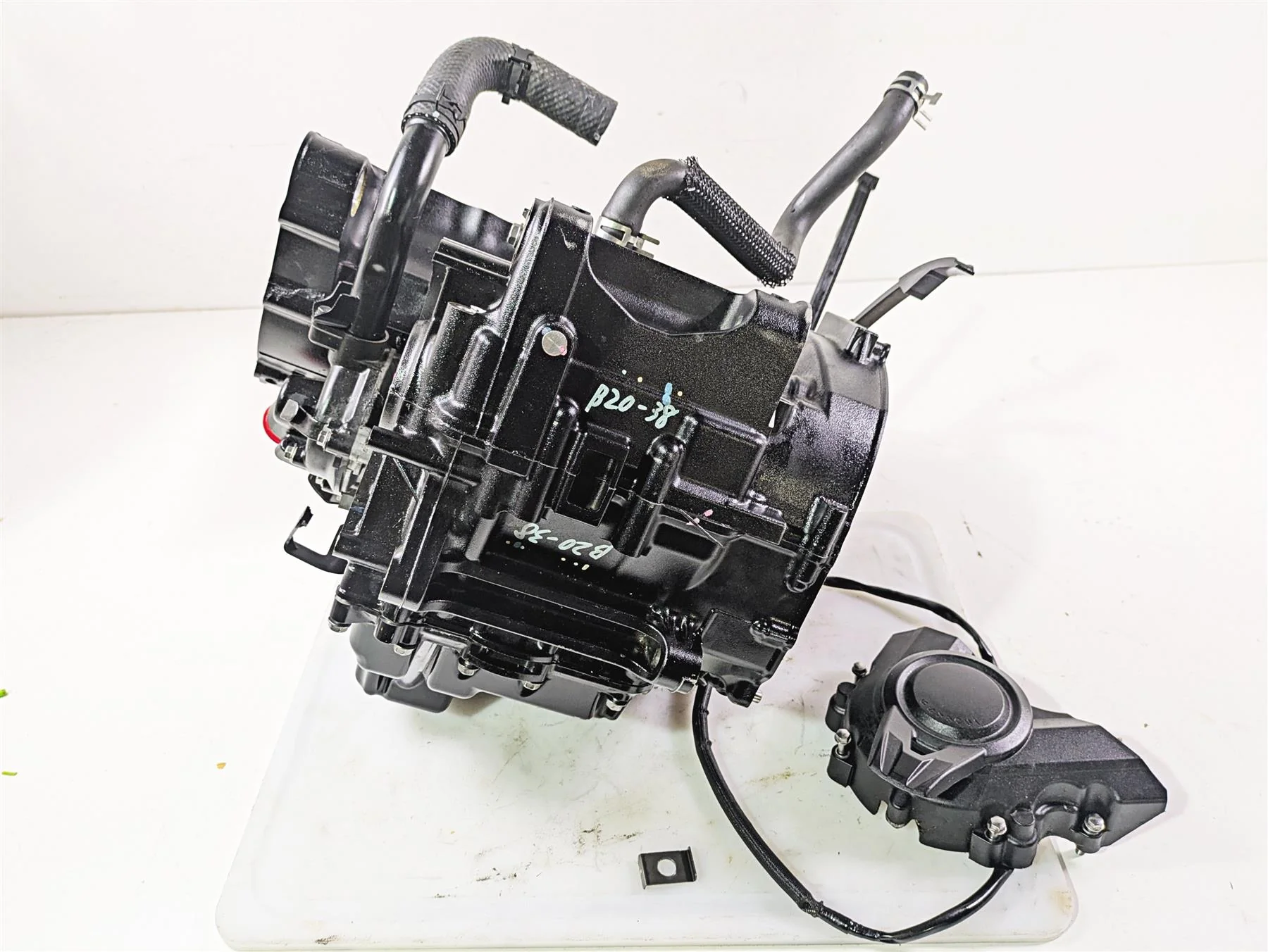 2021 Kawasaki Z900 ZR900 Bottom Lower End Engine Crankcase 14001-0725 - Image 6