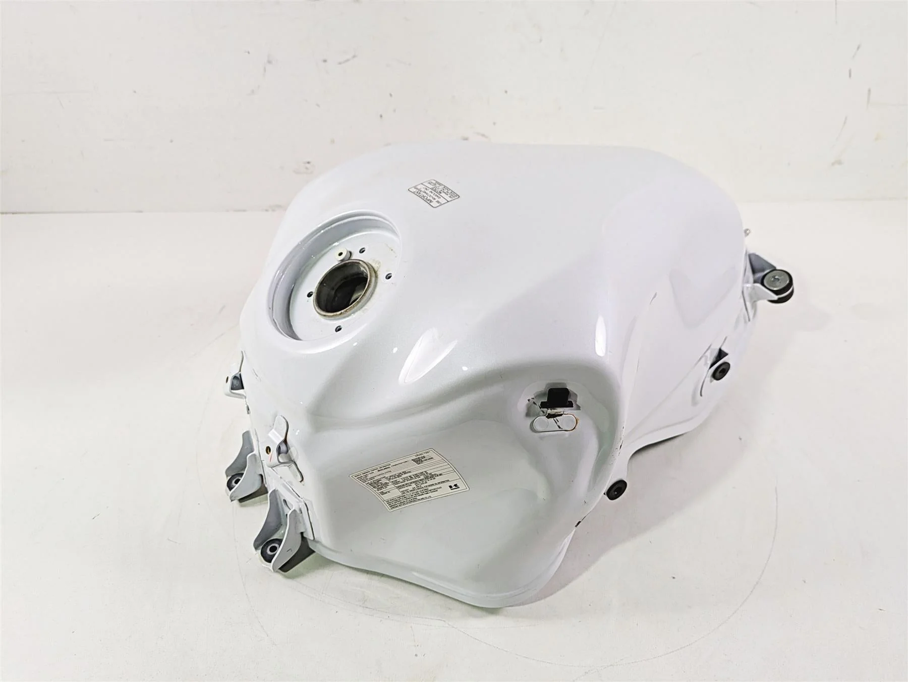 2021 Kawasaki Z900 ZR900 Fuel Gas Petrol Tank Reservoir - Dent Read 51001-0895 - Image 12
