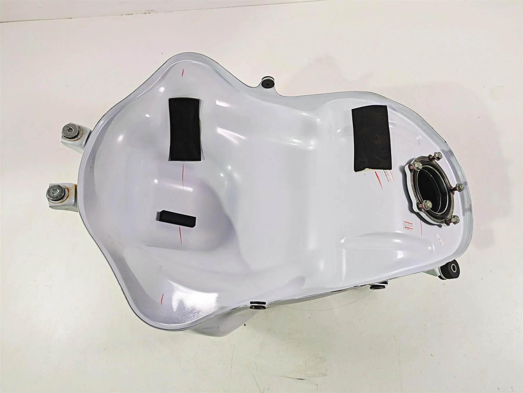 2021 Kawasaki Z900 ZR900 Fuel Gas Petrol Tank Reservoir - Dent Read 51001-0895 - Image 8