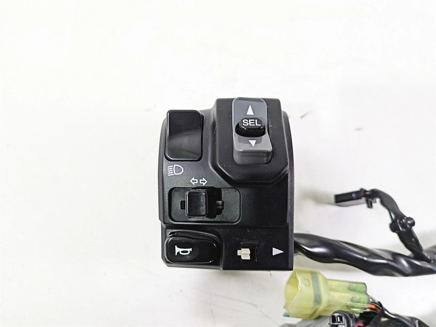 2021 Kawasaki Z900 ZR900 Left Hand Control Switch - Read 46091-0492 - Image 10