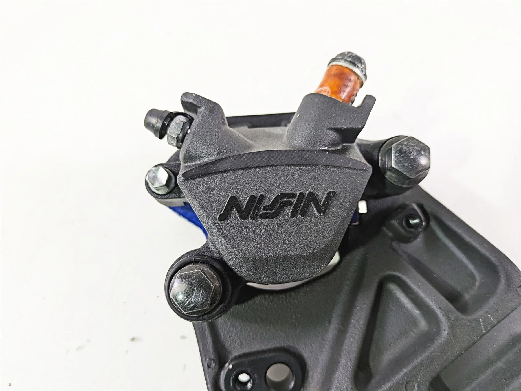 2021 Kawasaki Z900 ZR900 Nissin Rear Brake Caliper & Bracket Set 43080-0156-DJ - Image 7