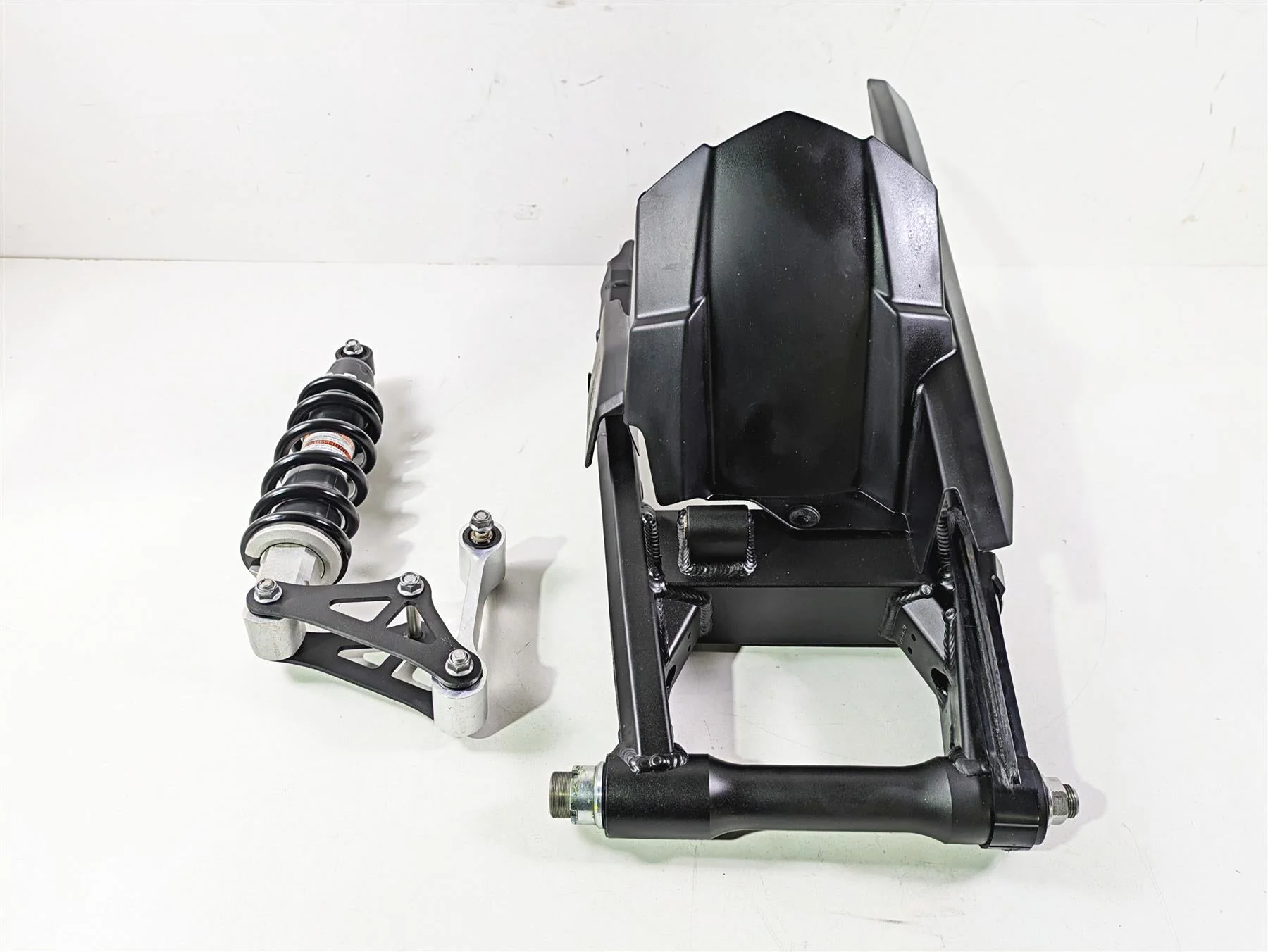 2021 Kawasaki Z900 ZR900 Swingarm + Shock & Linkage Set 33001-0732 45014-0646 - Image 12