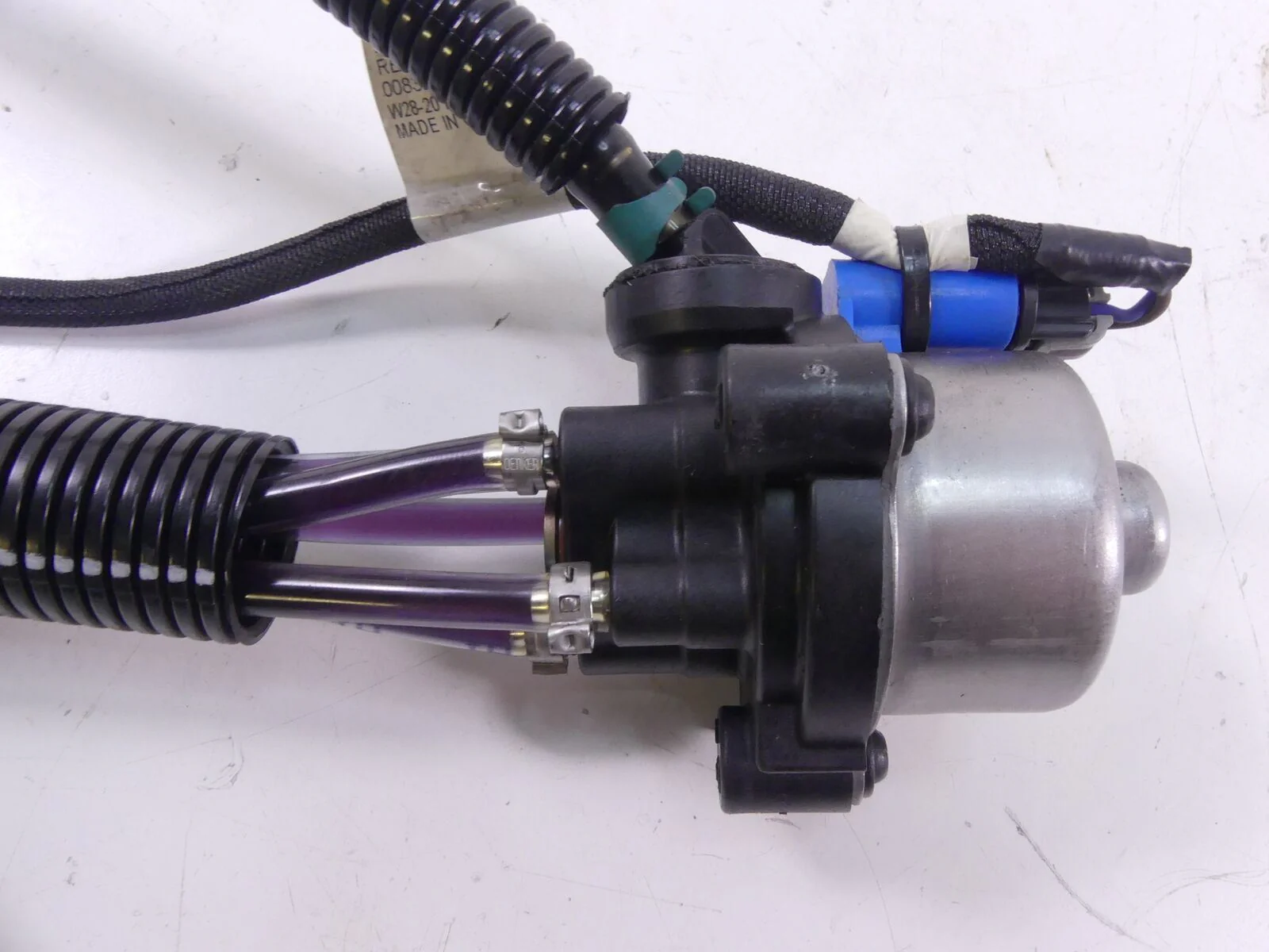 2021 Polaris 650 Matryx Indy VR1 Oil Pump Unit 2521841 - Image 4