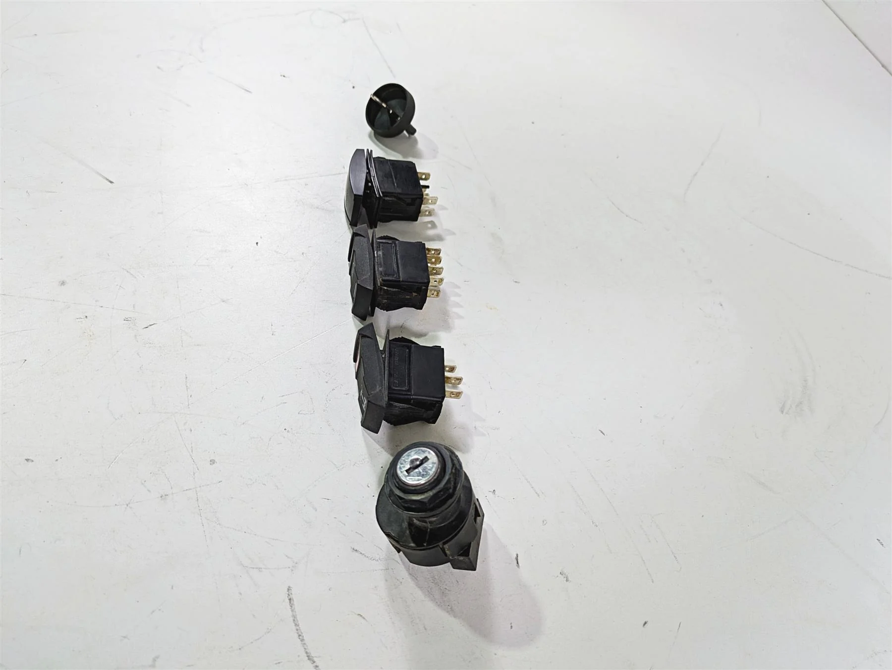 2021 Polaris RZR1000 XP Premium Ignition Lights Awd Fwd Switch Key Set 4016058 - Image 3