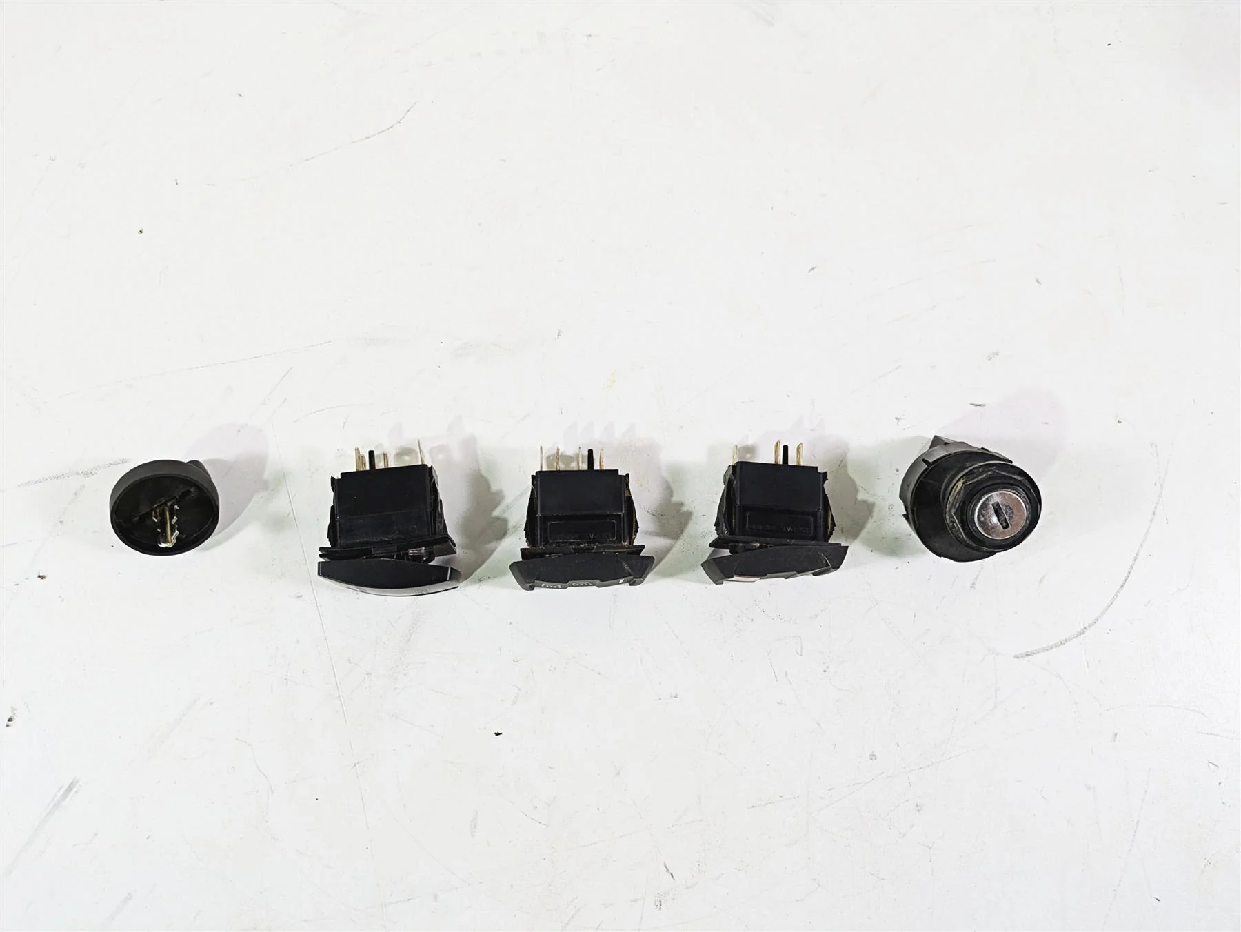 2021 Polaris RZR1000 XP Premium Ignition Lights Awd Fwd Switch Key Set 4016058 - Image 4