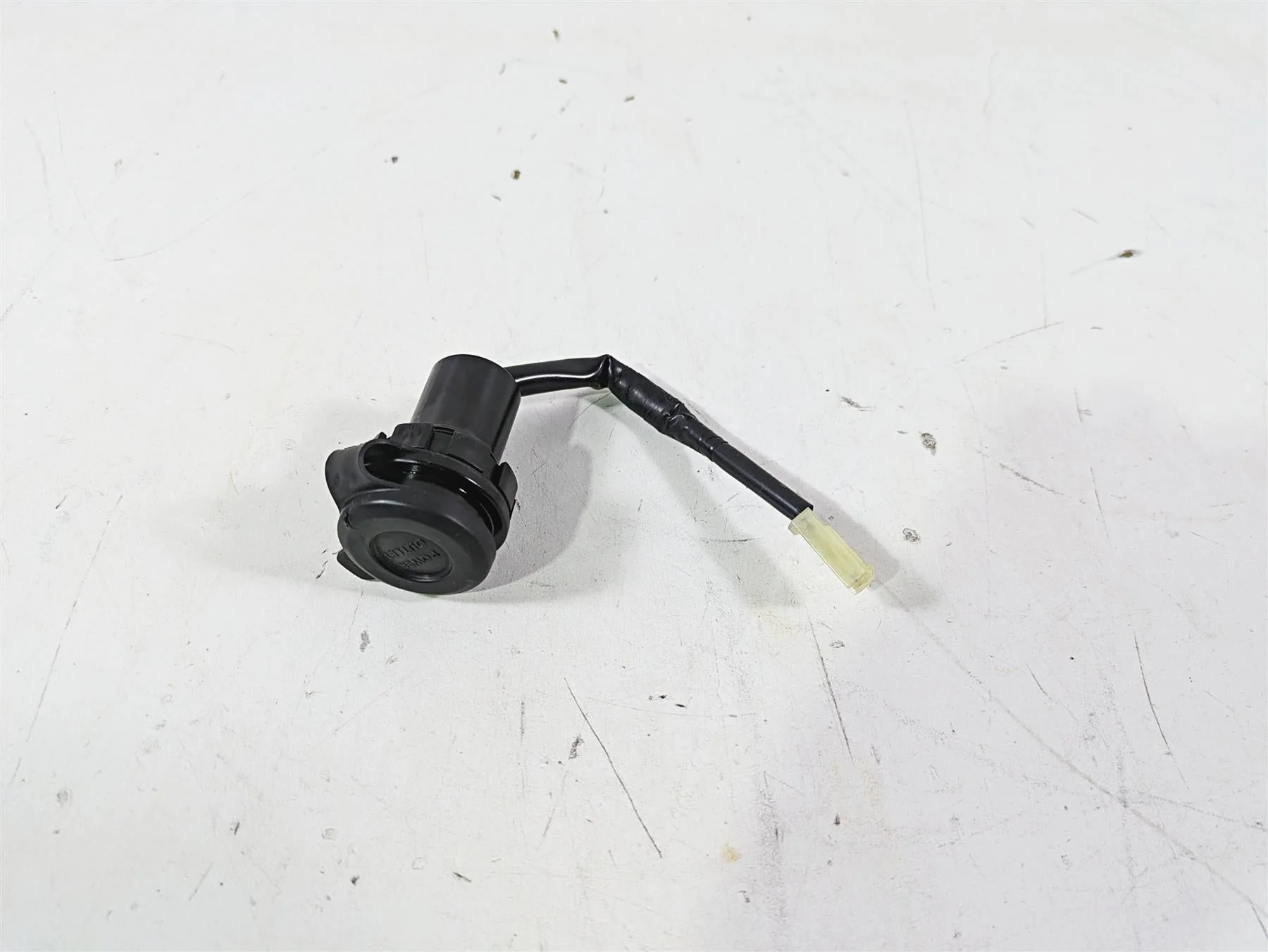 2021 Yamaha Tenere 700 XTZ7 12V Cockpit Power Supply Plug B56-8254B-01-00 - Image 2