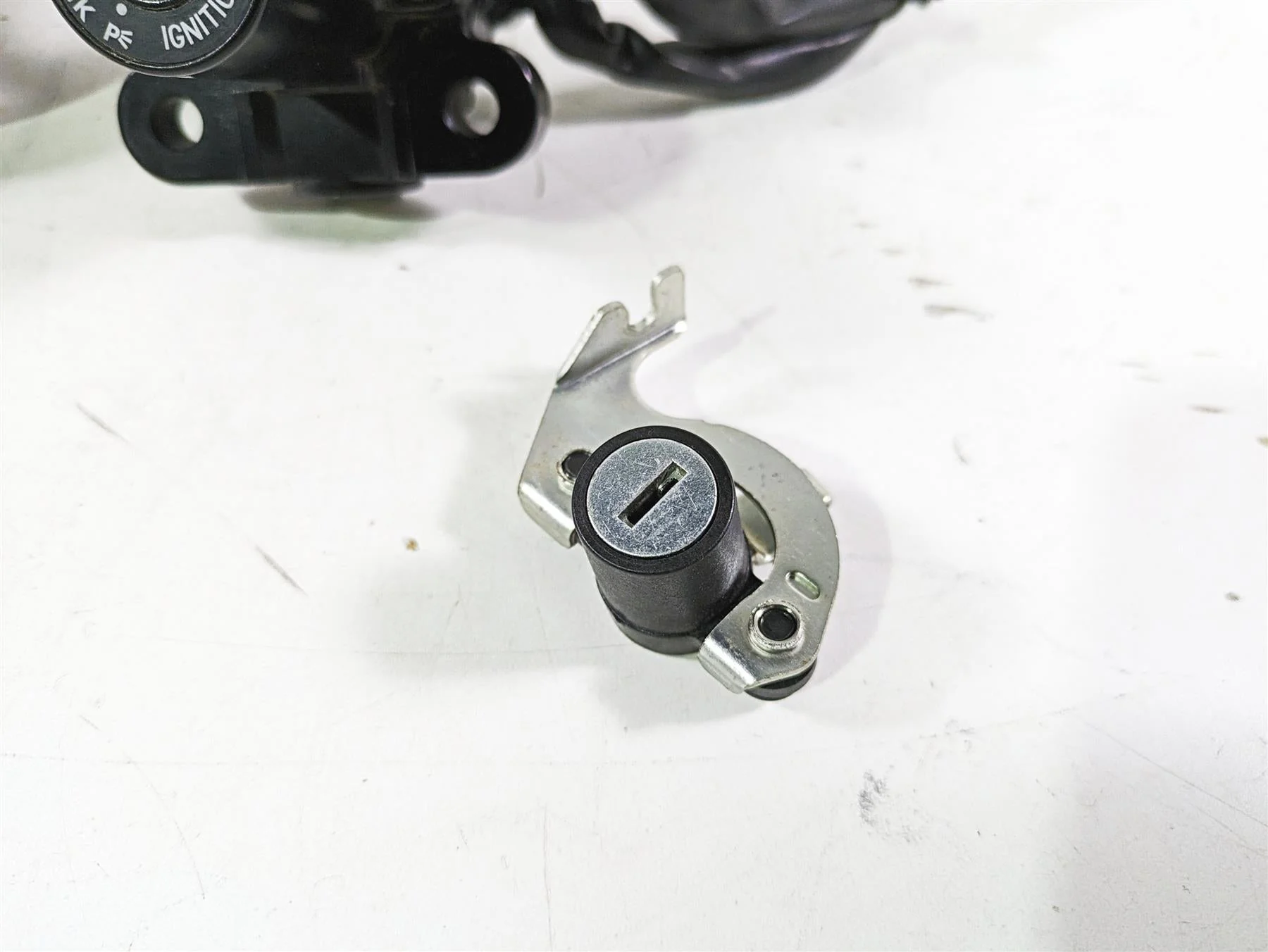 2021 Yamaha Tenere 700 XTZ7 Ignition Switch Key Lock Set BAU-82501-00-00 - Image 3