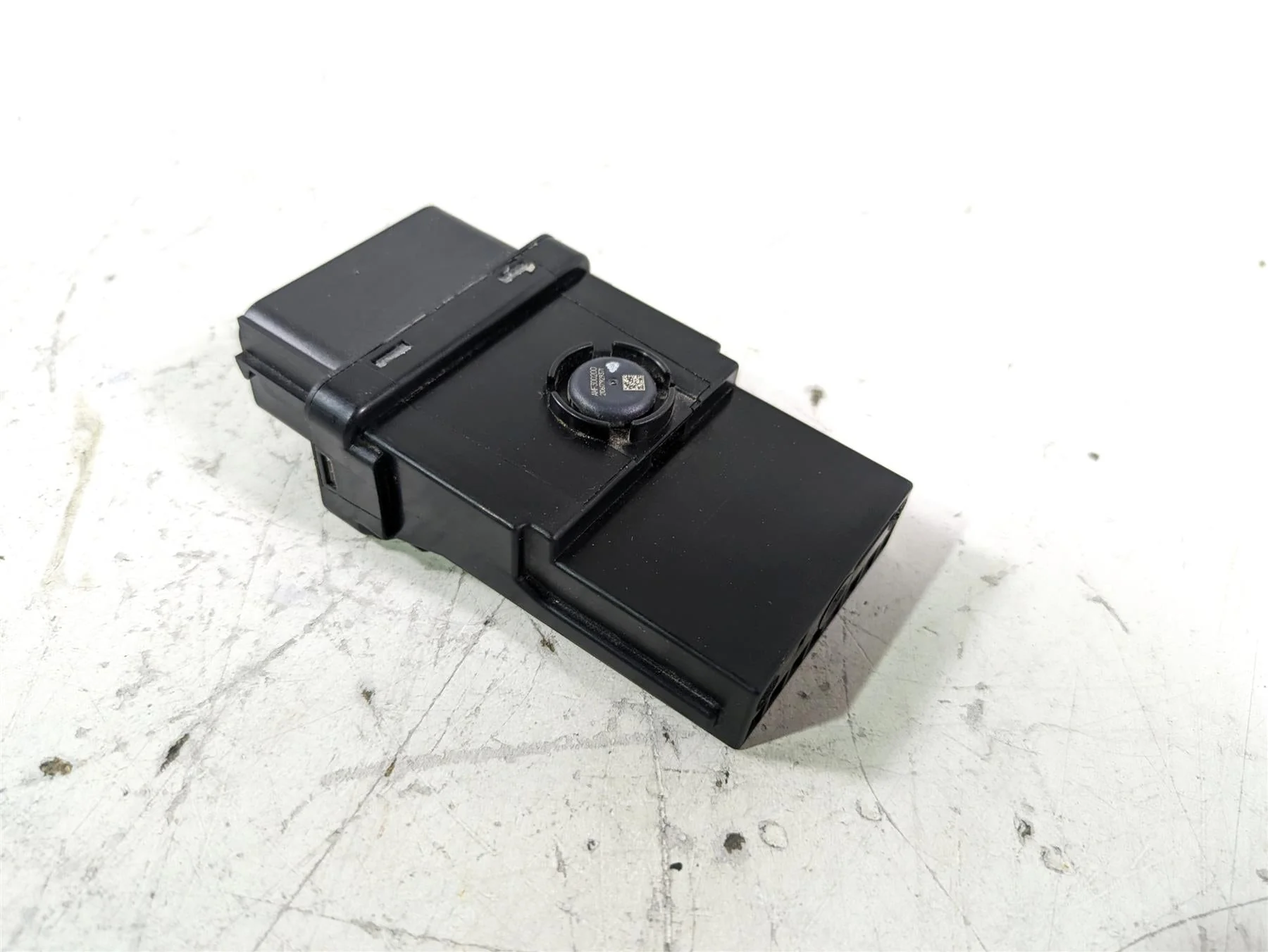 2022 BMW R1250 RT K052 Basic Module Unit Light Lamp 61357108182 - Image 2