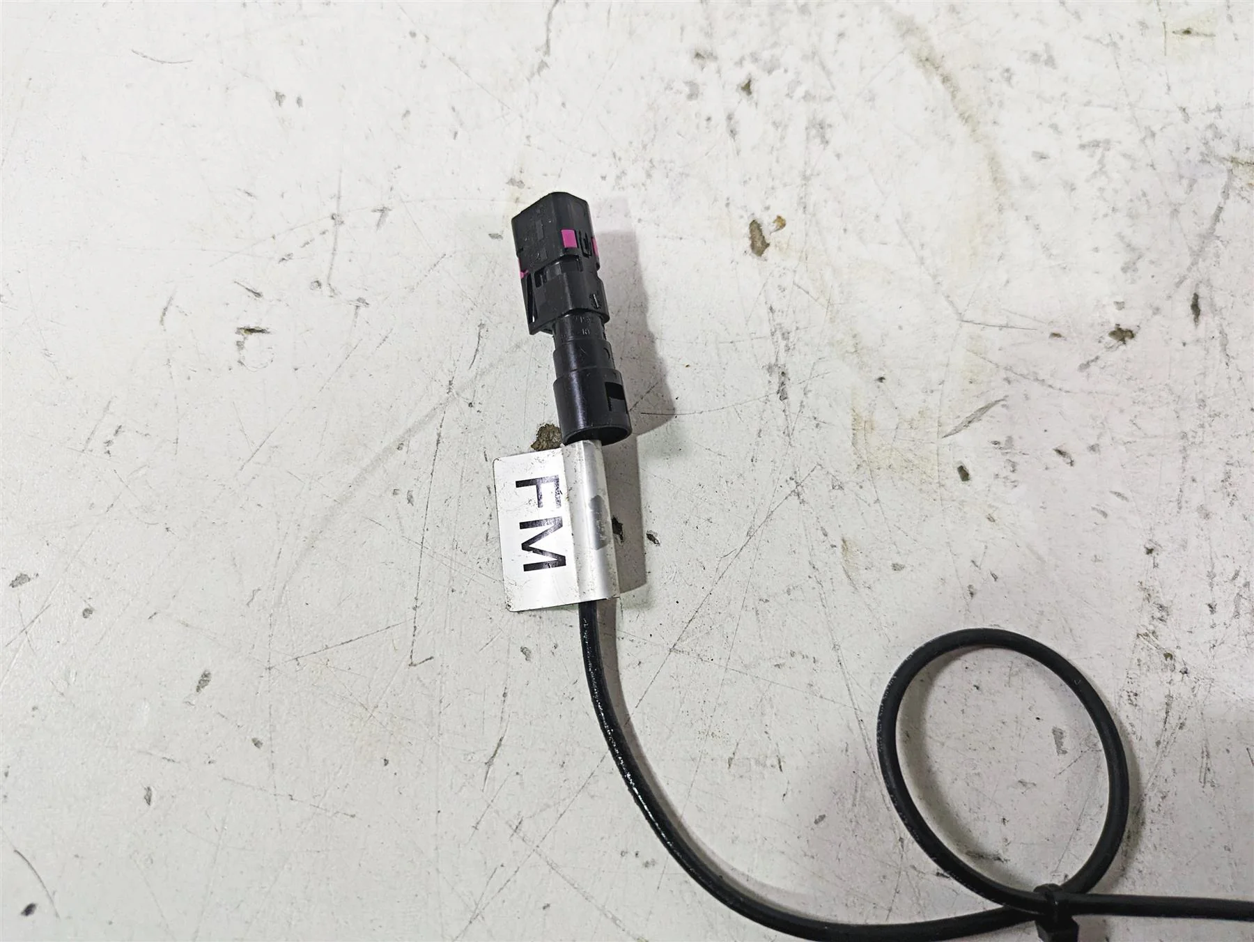 2022 BMW R1250 RT K052 FM Radio Antenna 65218406331 8406331 - Image 12