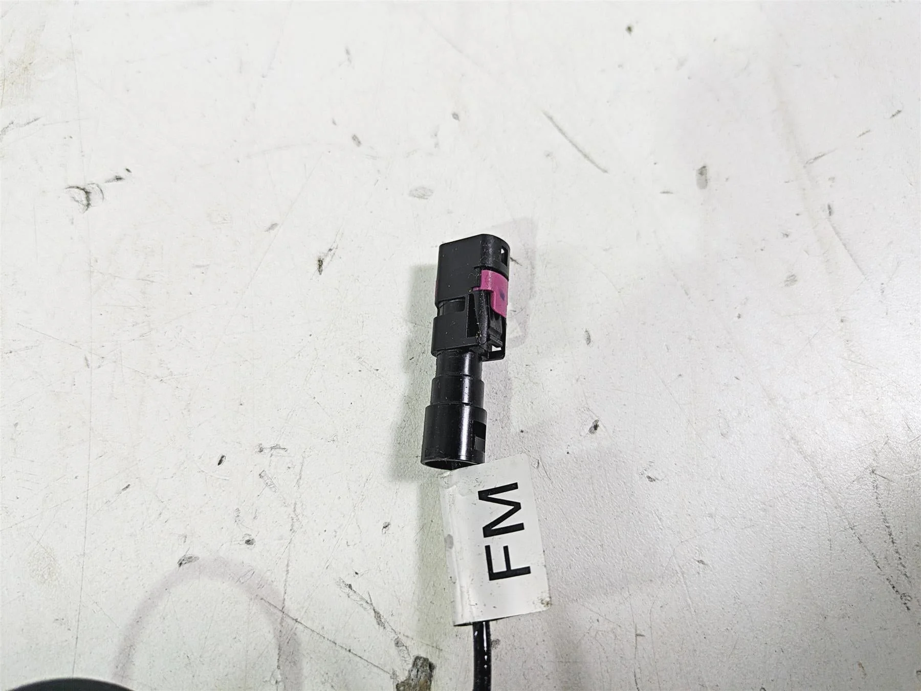 2022 BMW R1250 RT K052 FM Radio Antenna 65218406331 8406331 - Image 4