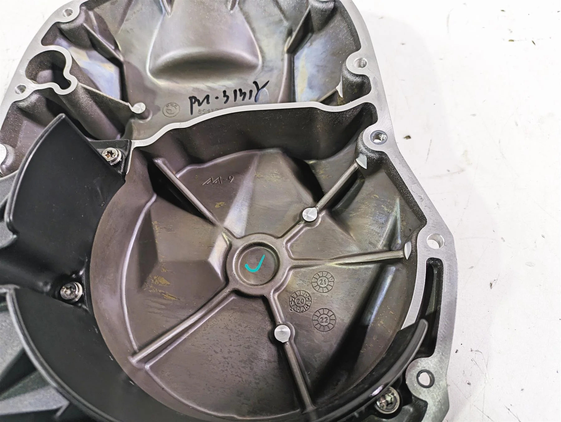2022 BMW R1250 RT K052 Front Engine Motor Cover 11148523960 - Image 10