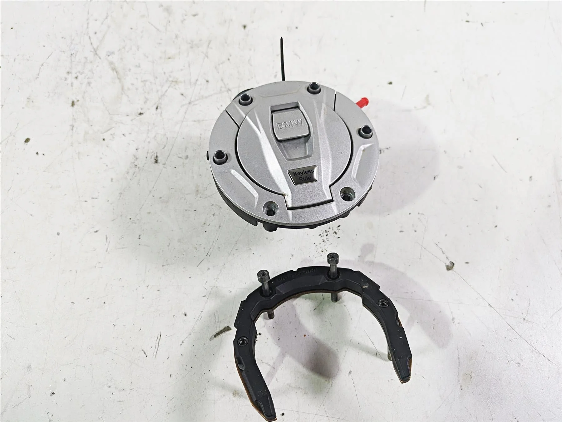 2022 BMW R1250 RT K052 Keyless Fuel Gas Petrol Lid Cap 16118552106