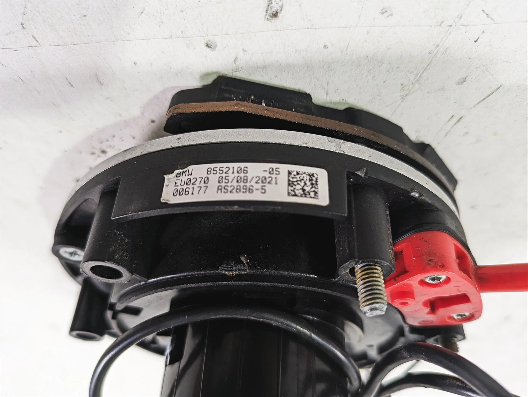 2022 BMW R1250 RT K052 Keyless Fuel Gas Petrol Lid Cap 16118552106 - Image 11