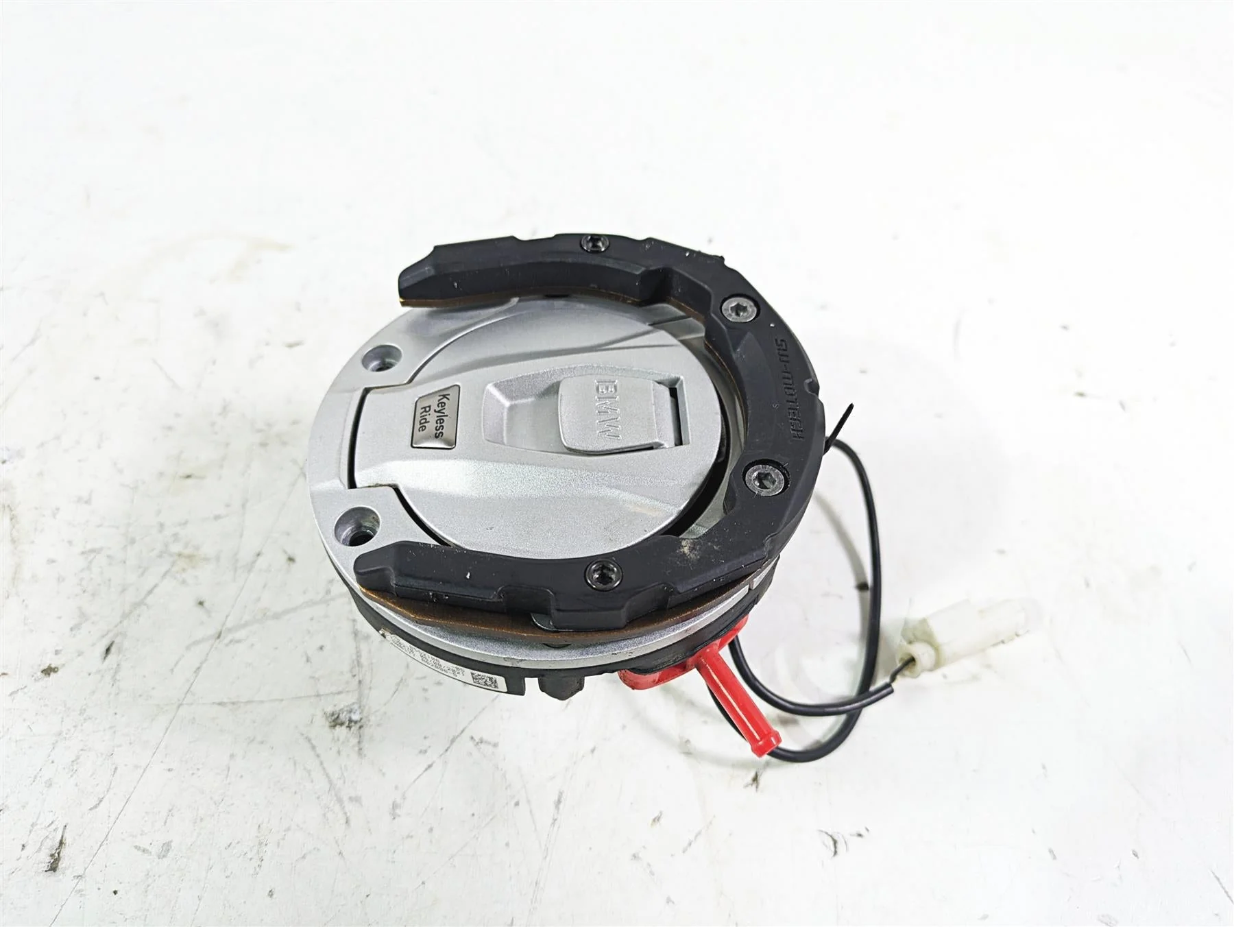 2022 BMW R1250 RT K052 Keyless Fuel Gas Petrol Lid Cap 16118552106 - Image 6