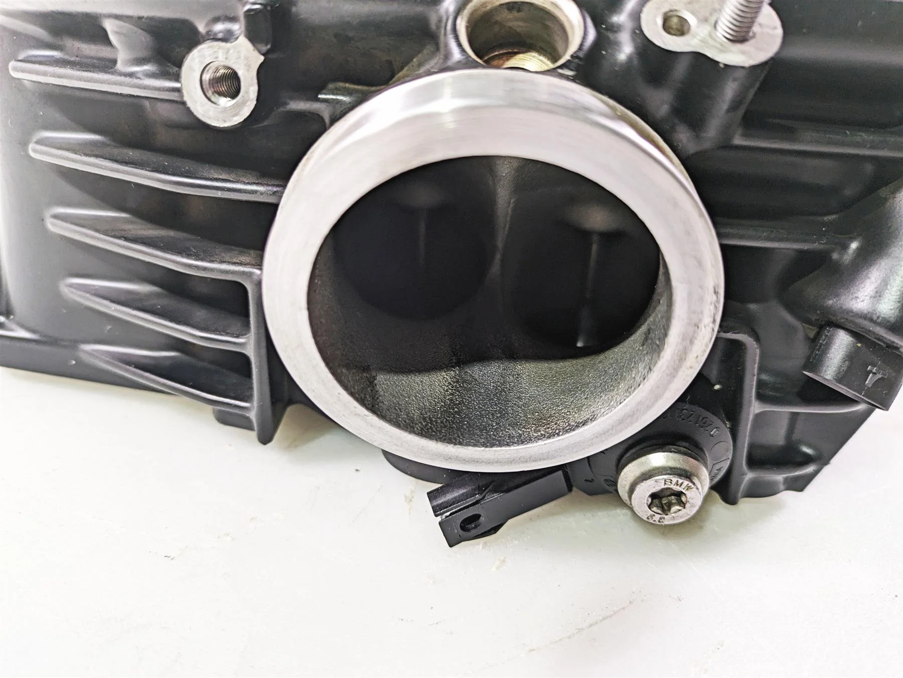 2022 BMW R1250 RT K052 Left Cylinder Head Cylinderhead 11128504123 - Image 7