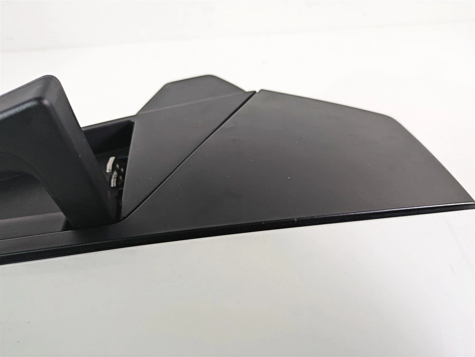 2022 BMW R1250 RT K052 Left Saddlebag Saddle Bag Case 46547728663 - Image 7