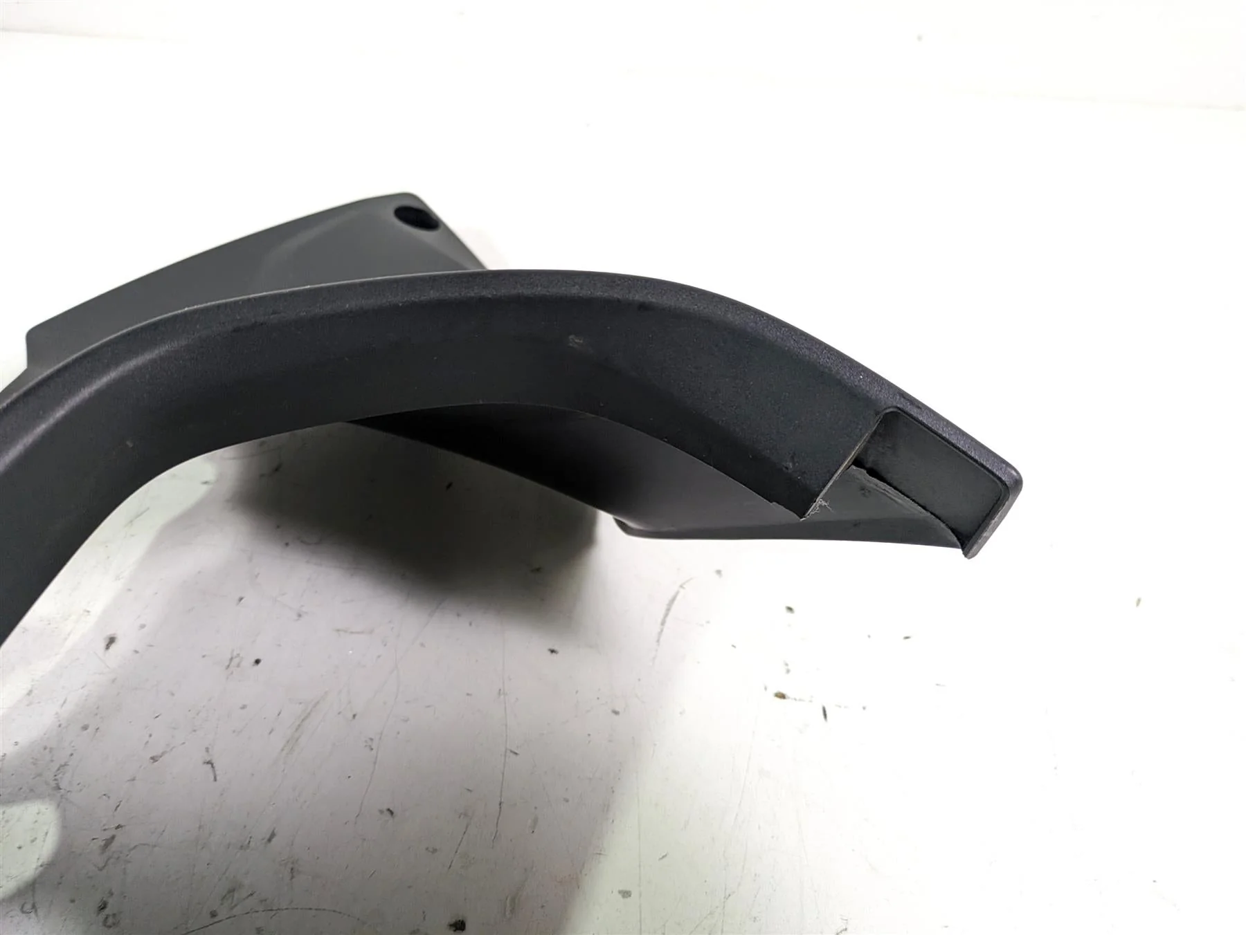 2022 BMW R1250 RT K052 Lower Rear Engine Cover Fairing Set 46639443405 - Image 9