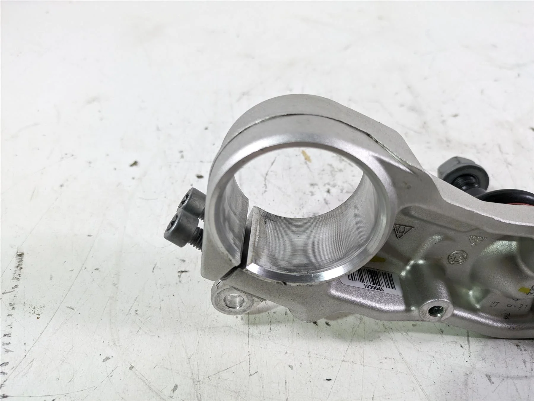 2022 BMW R1250 RT K052 Lower Triple Tree Steering Clamp 31429443338 - Image 11