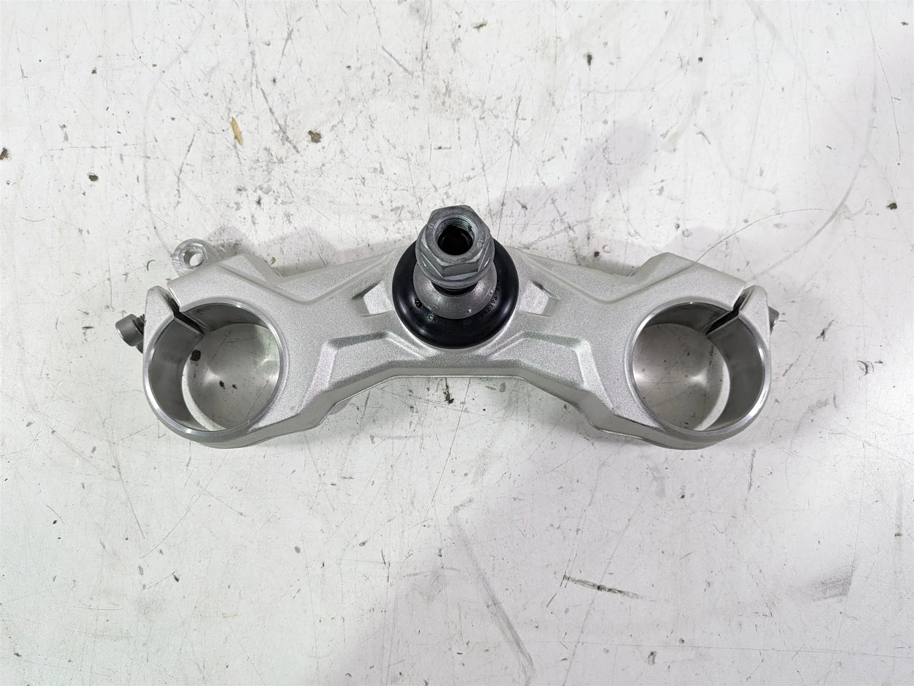 2022 BMW R1250 RT K052 Lower Triple Tree Steering Clamp 31429443338 - Image 5