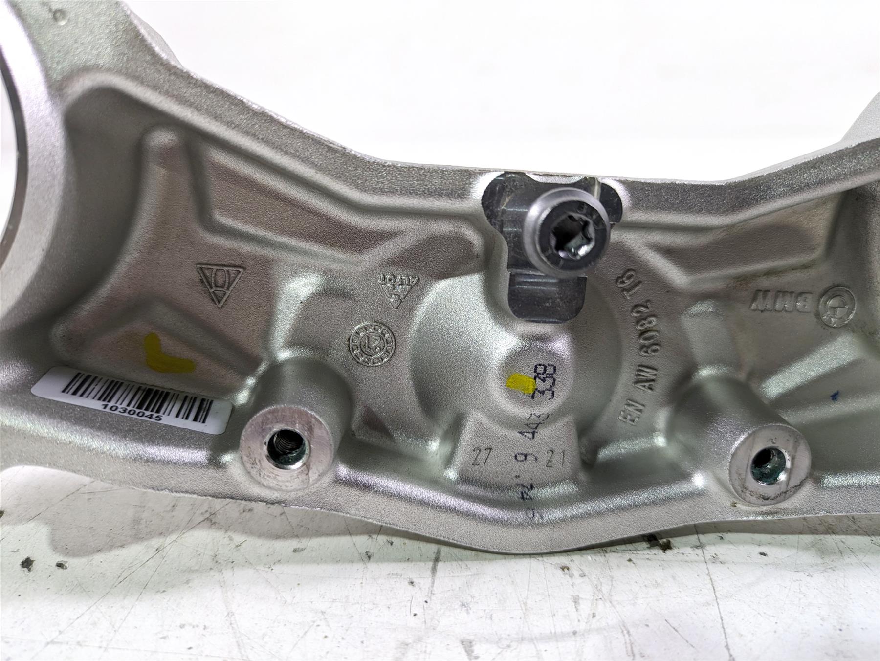 2022 BMW R1250 RT K052 Lower Triple Tree Steering Clamp 31429443338 - Image 9