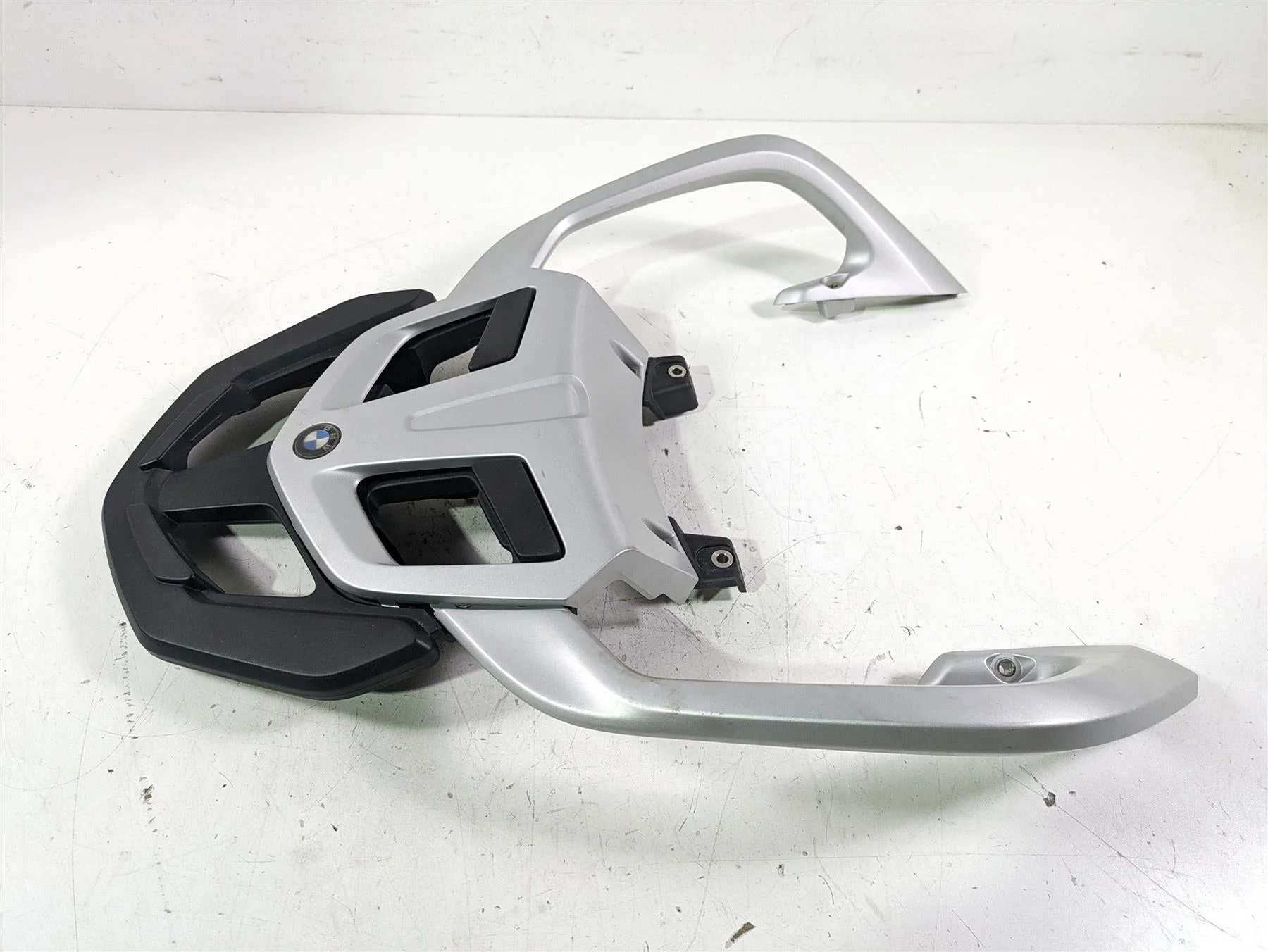 2022 BMW R1250 RT K052 Rear Luggage Rack & Grab Set 46548520650 46548548023
