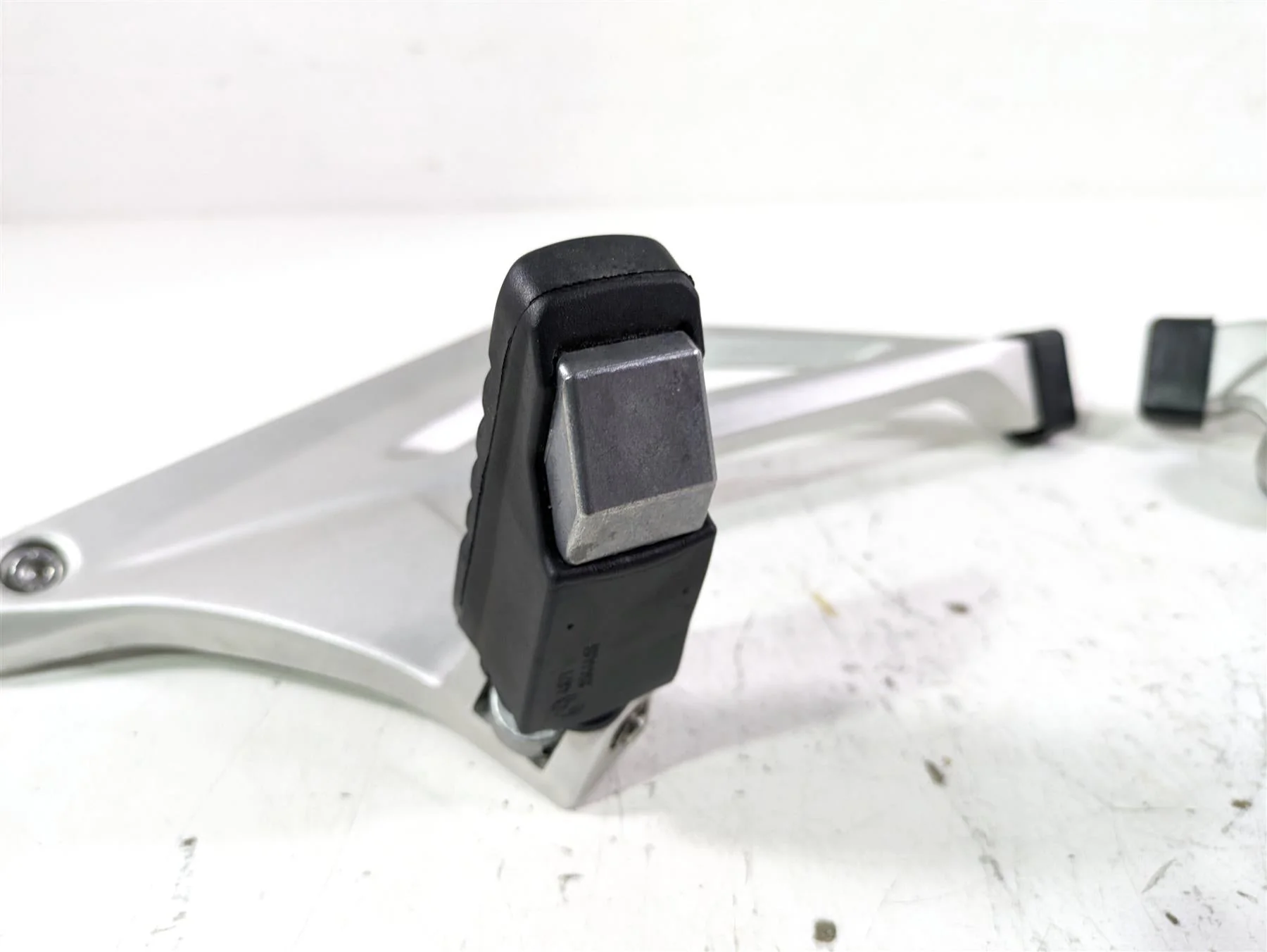 2022 BMW R1250 RT K052 Rear Passenger Foot Peg Rest Set 46718534789 46718534790 - Image 8