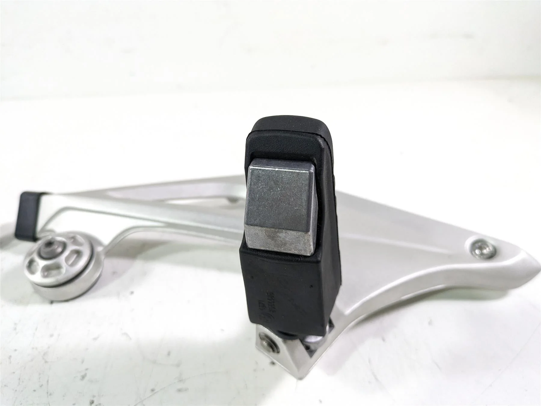 2022 BMW R1250 RT K052 Rear Passenger Foot Peg Rest Set 46718534789 46718534790 - Image 9