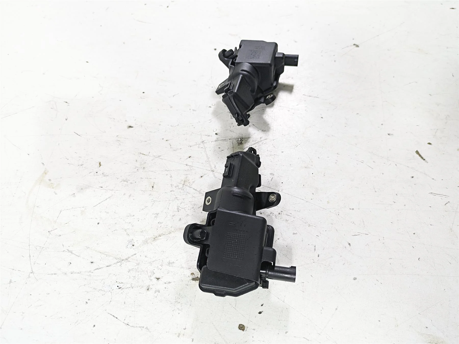 2022 BMW R1250 RT K052 Saddlebag Saddle Bag Lock Set 46547724037 - Image 3