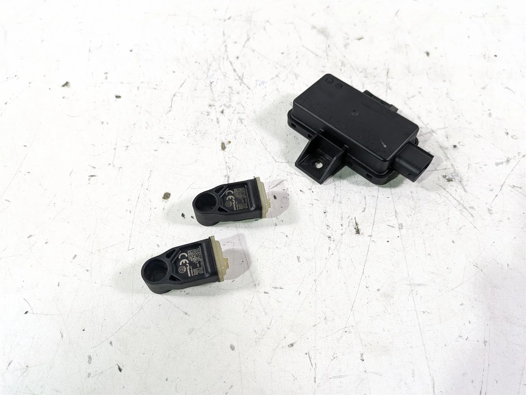 2022 BMW R1250 RT K052 Tire Pressure Sensors & Rdc Module 65759832031 - Image 2