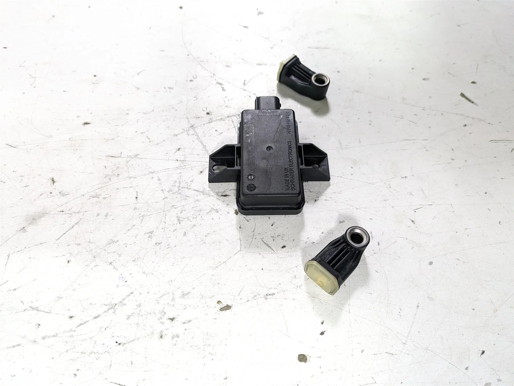 2022 BMW R1250 RT K052 Tire Pressure Sensors & Rdc Module 65759832031 - Image 3