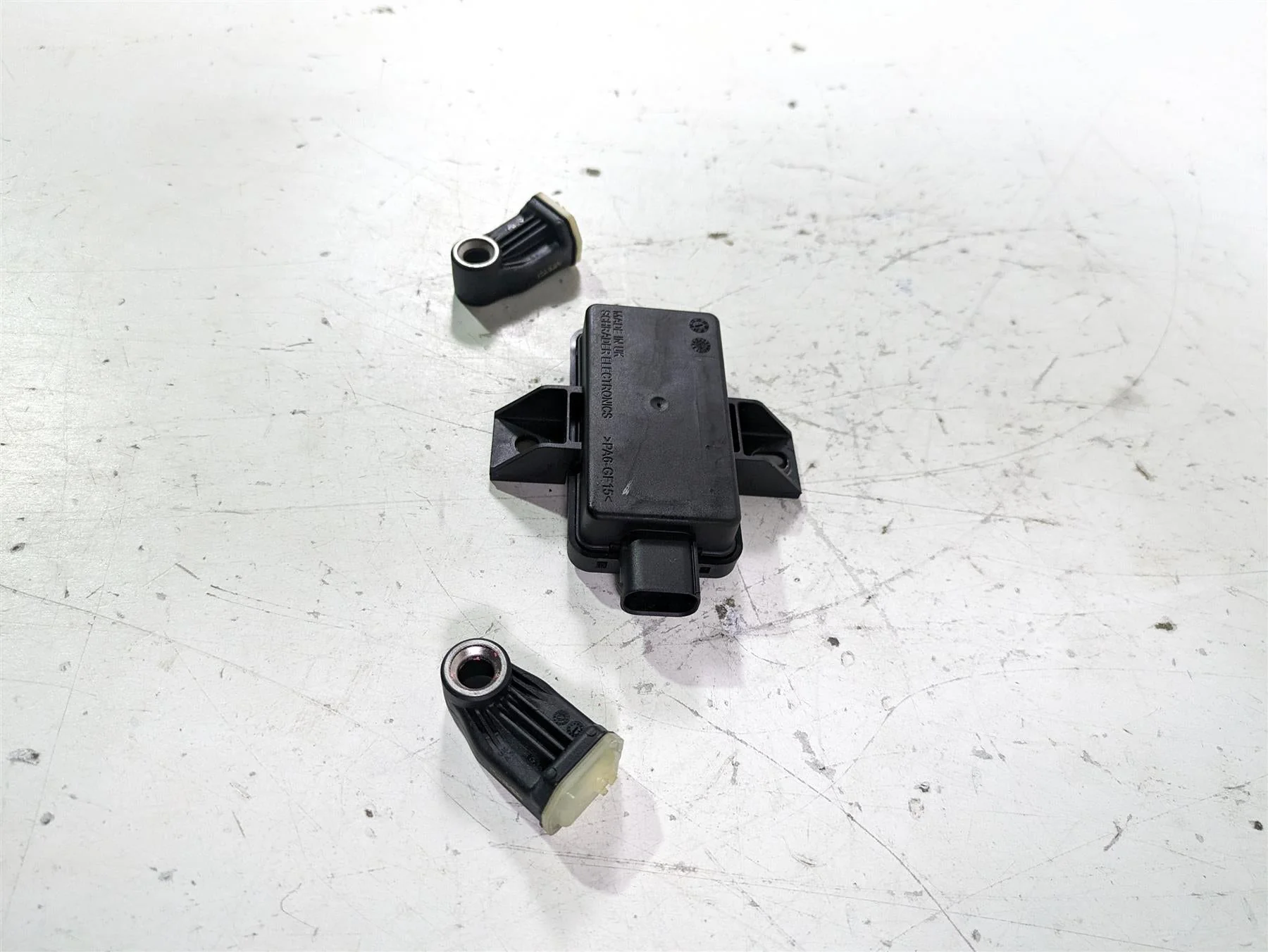 2022 BMW R1250 RT K052 Tire Pressure Sensors & Rdc Module 65759832031 - Image 4