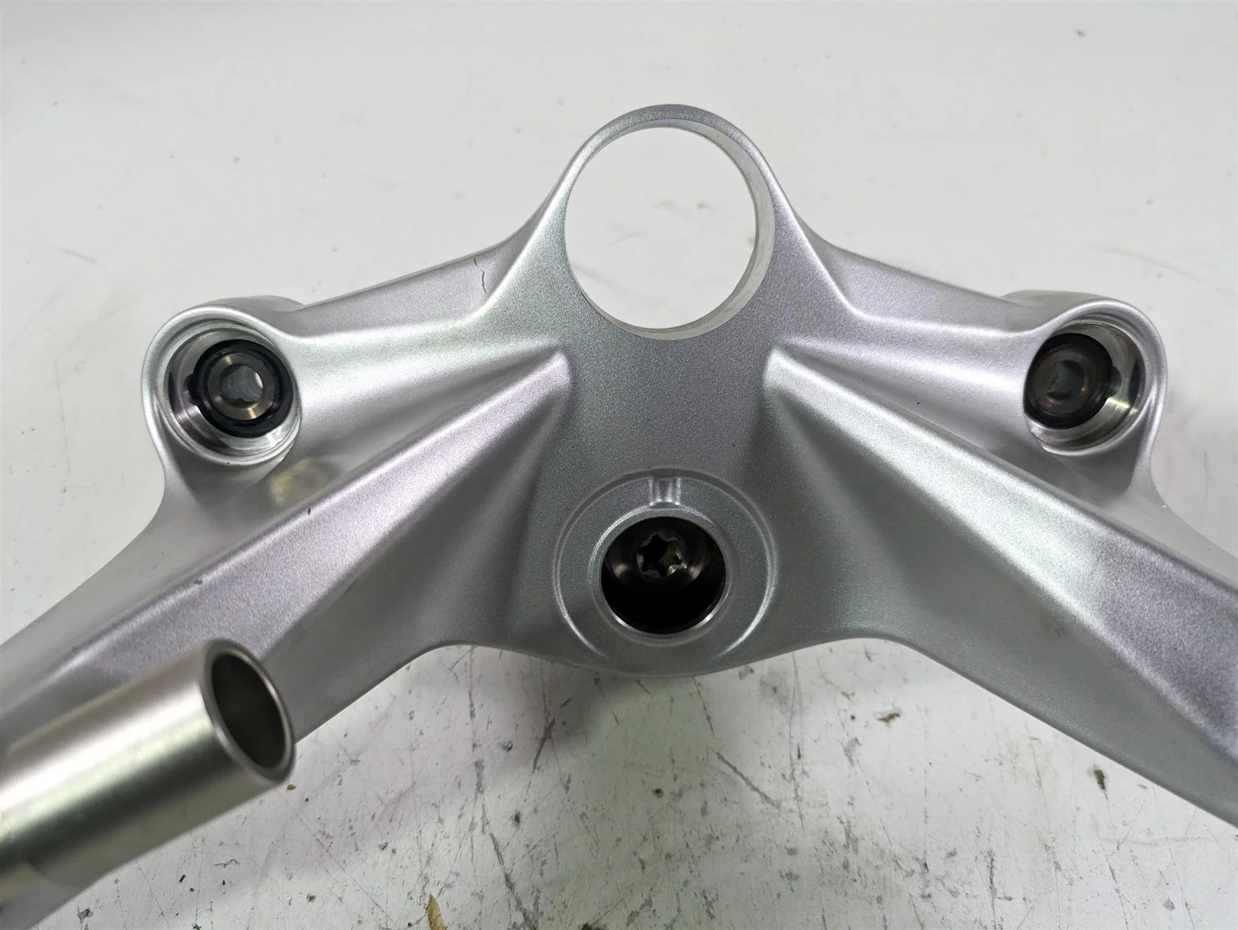 2022 BMW R1250 RT K052 Upper Triple Tree Handle Bar Clamp Set 31428392390 - Image 6