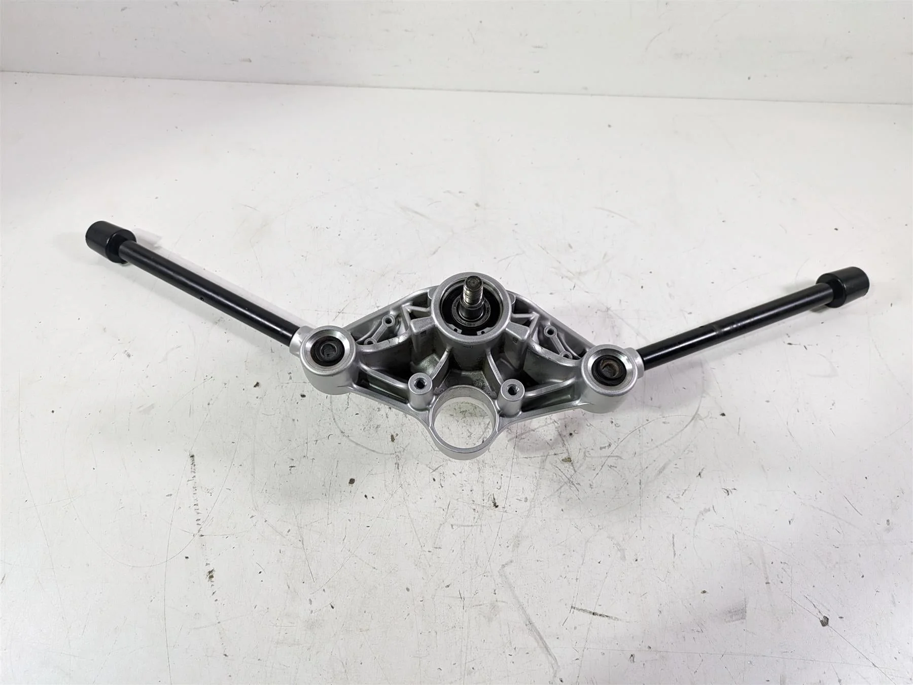 2022 BMW R1250 RT K052 Upper Triple Tree Handle Bar Clamp Set 31428392390 - Image 9