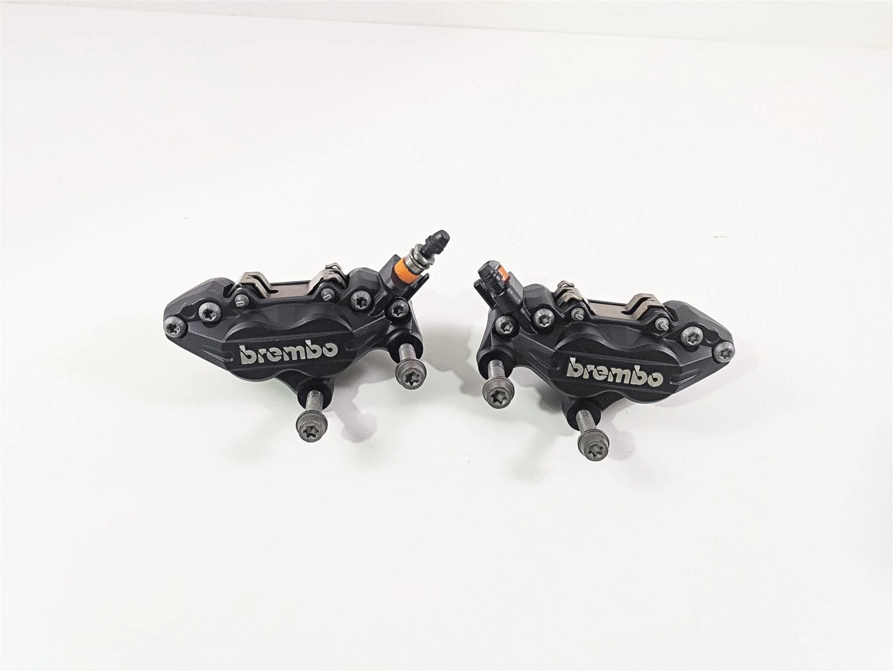 2022 BMW RnineT Pure K22 Brembo Front Brake Caliper Set 34117716717 34118563486