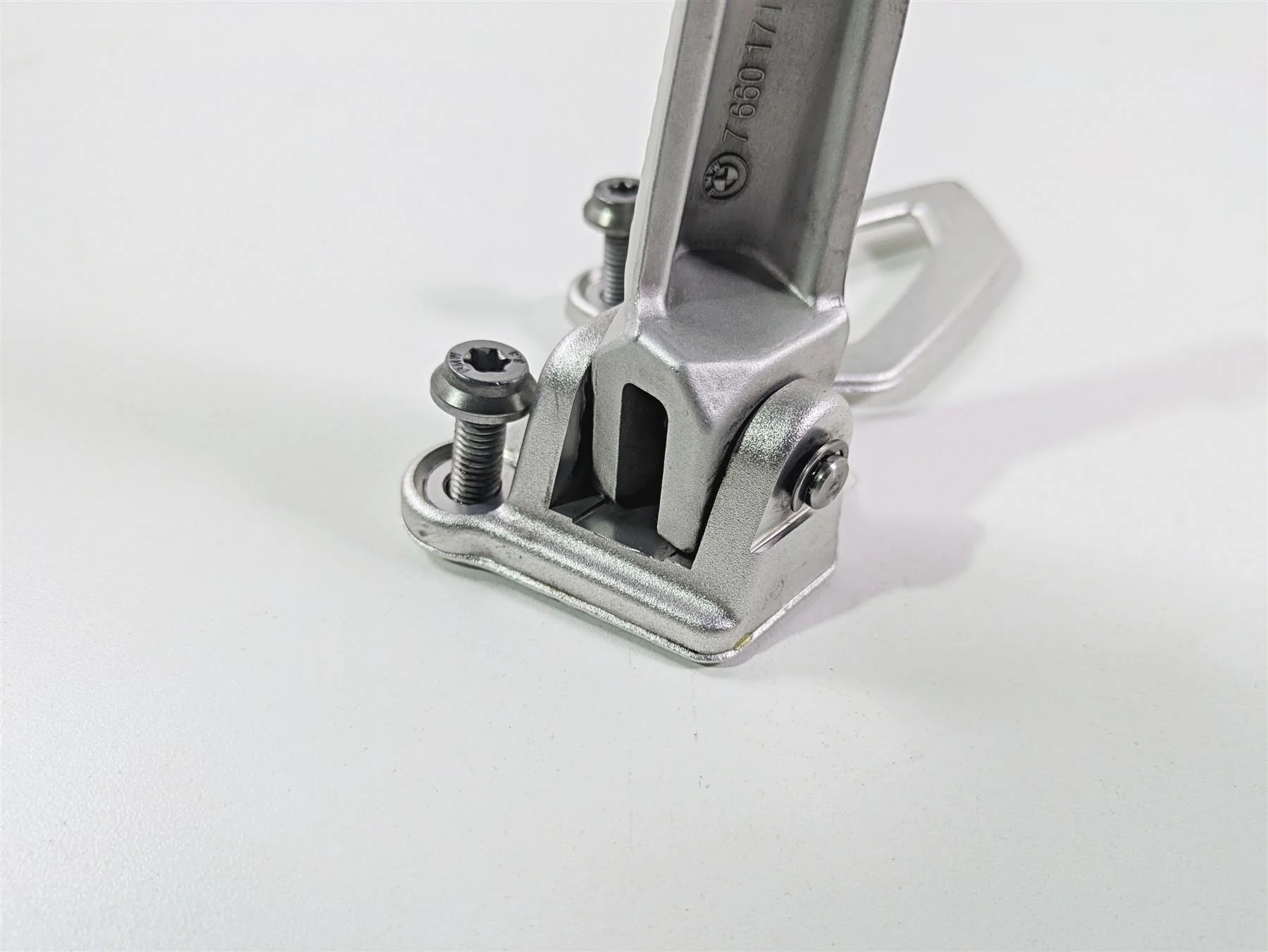 2022 BMW RnineT Pure K22 Left Footpeg Foot Peg Rest 46719457881 - Image 12