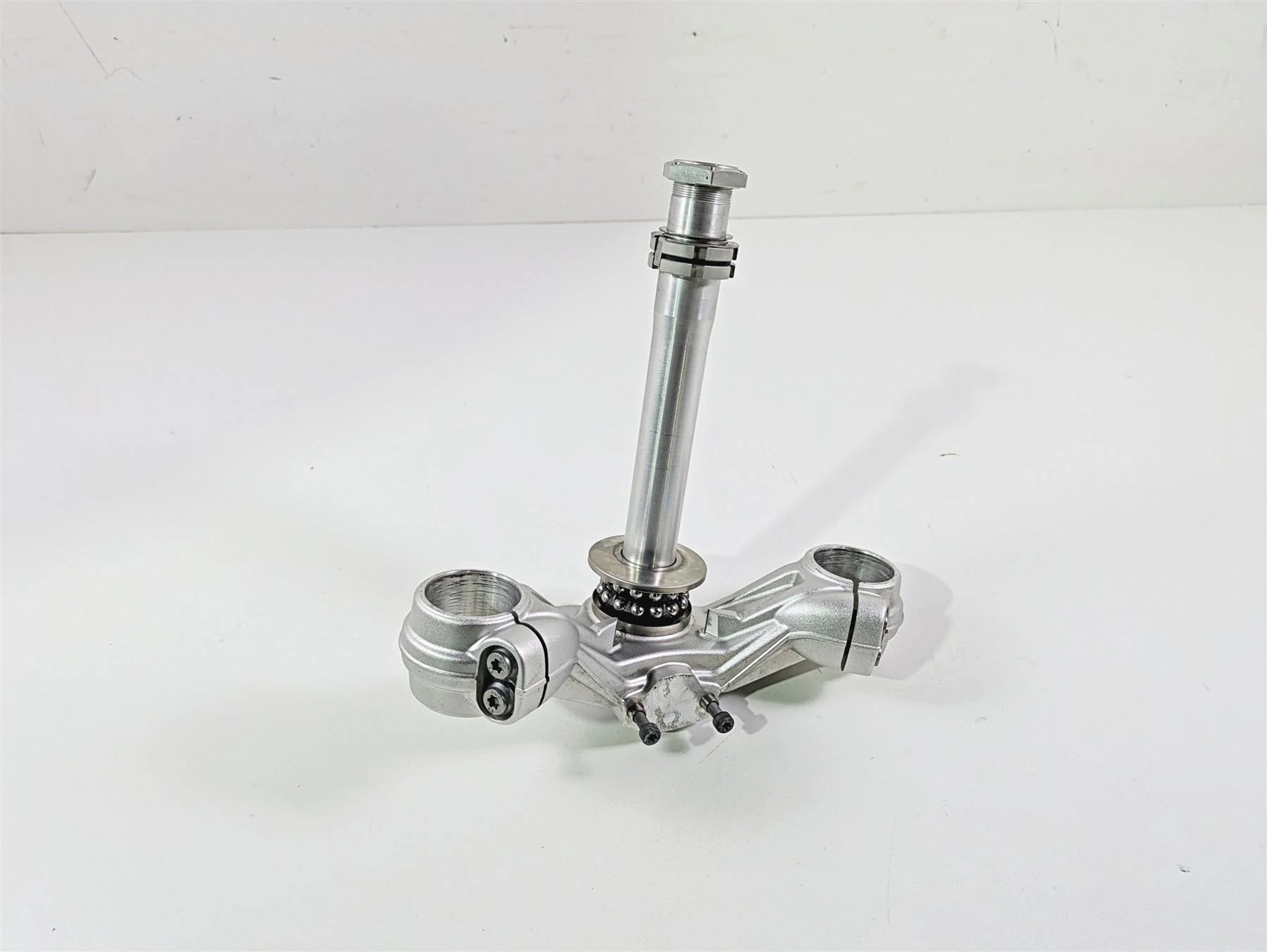 2022 BMW RnineT Pure K22 Lower Triple Tree Steering Clamp 31428558481 - Image 3