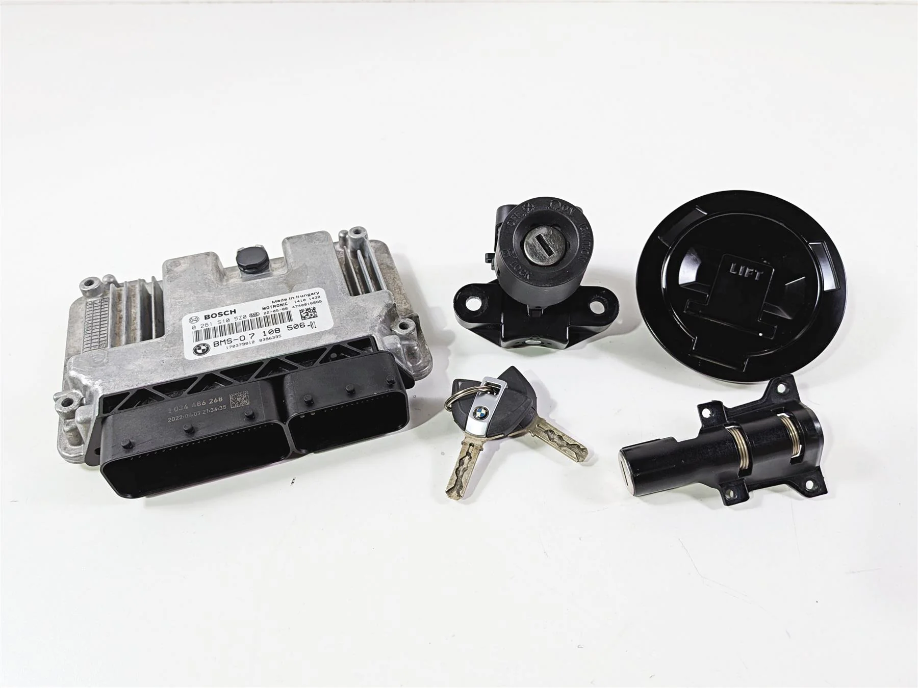 2022 BMW S1000RR K67 Cdi Ignition Switch Key Lock Set 13617108506 51257108720