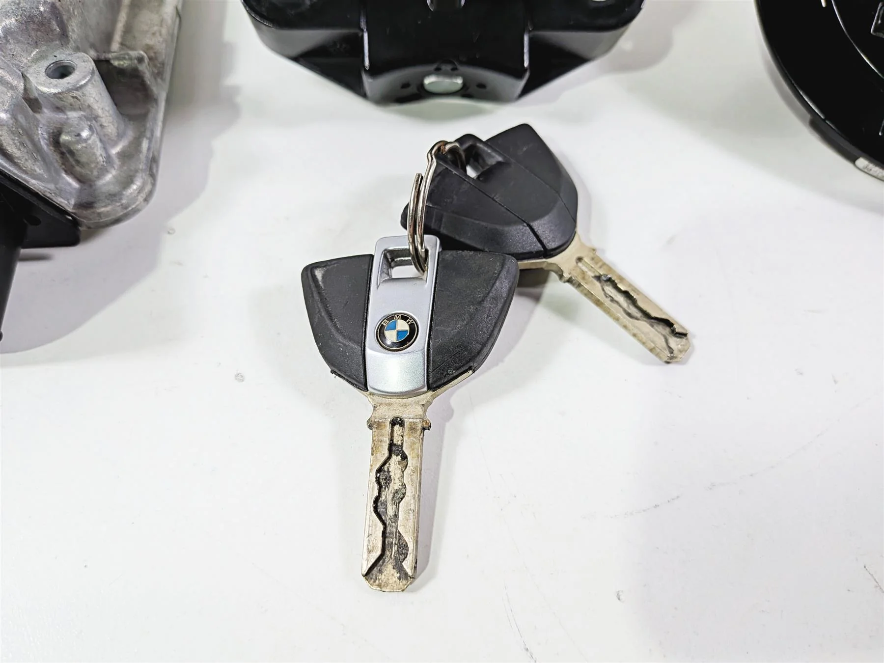 2022 BMW S1000RR K67 Cdi Ignition Switch Key Lock Set 13617108506 51257108720 - Image 6