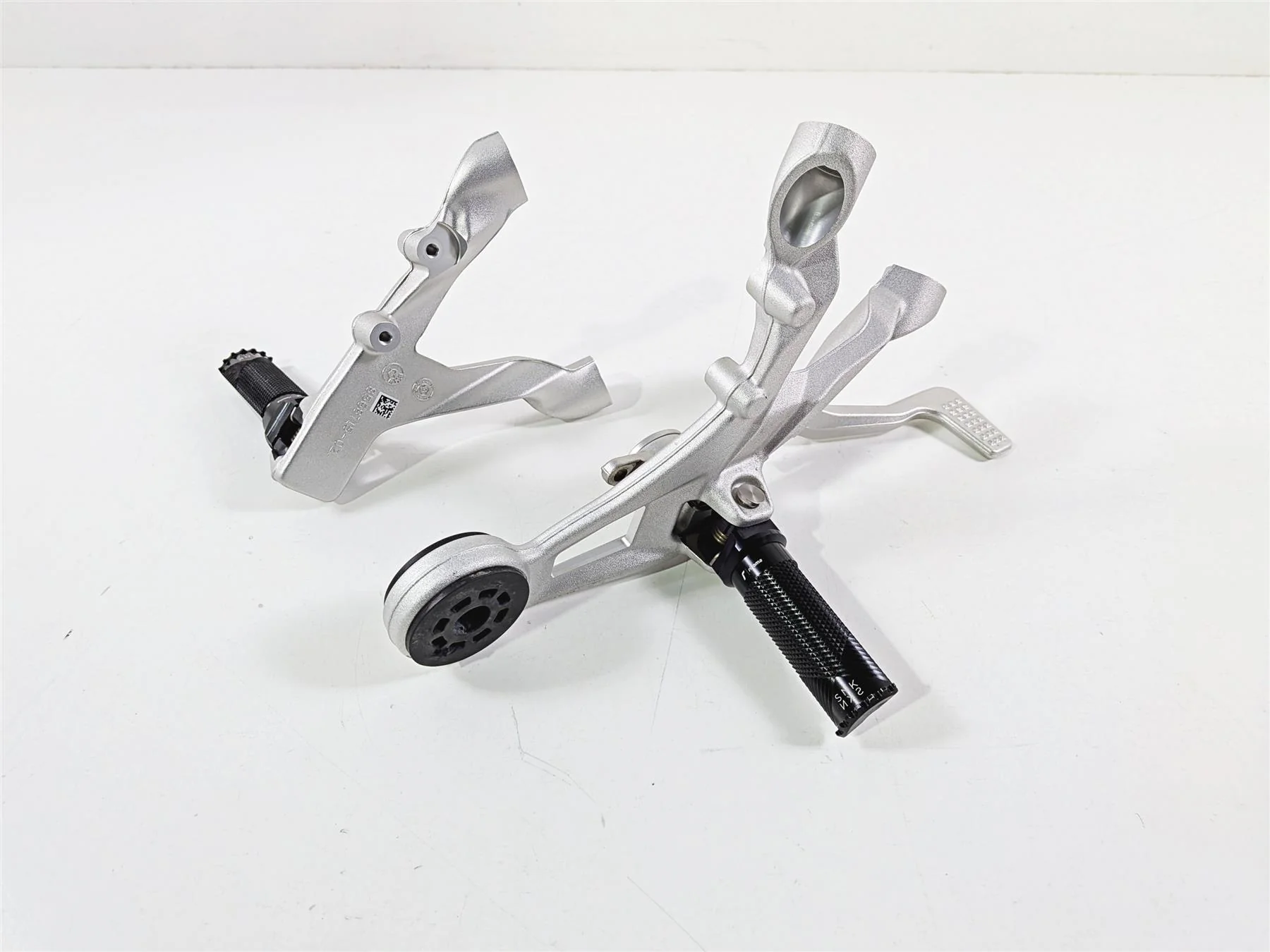 2022 BMW S1000RR K67 Left Right Rizoma Foot Peg Set & Mounts 46718568715