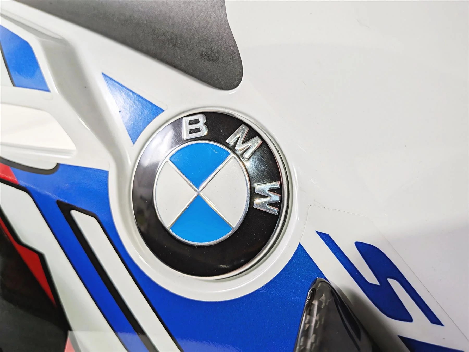 2022 BMW S1000RR K67 Right Side Fairing Cover & Carbon Fiber Wing 46637924422 - Image 15