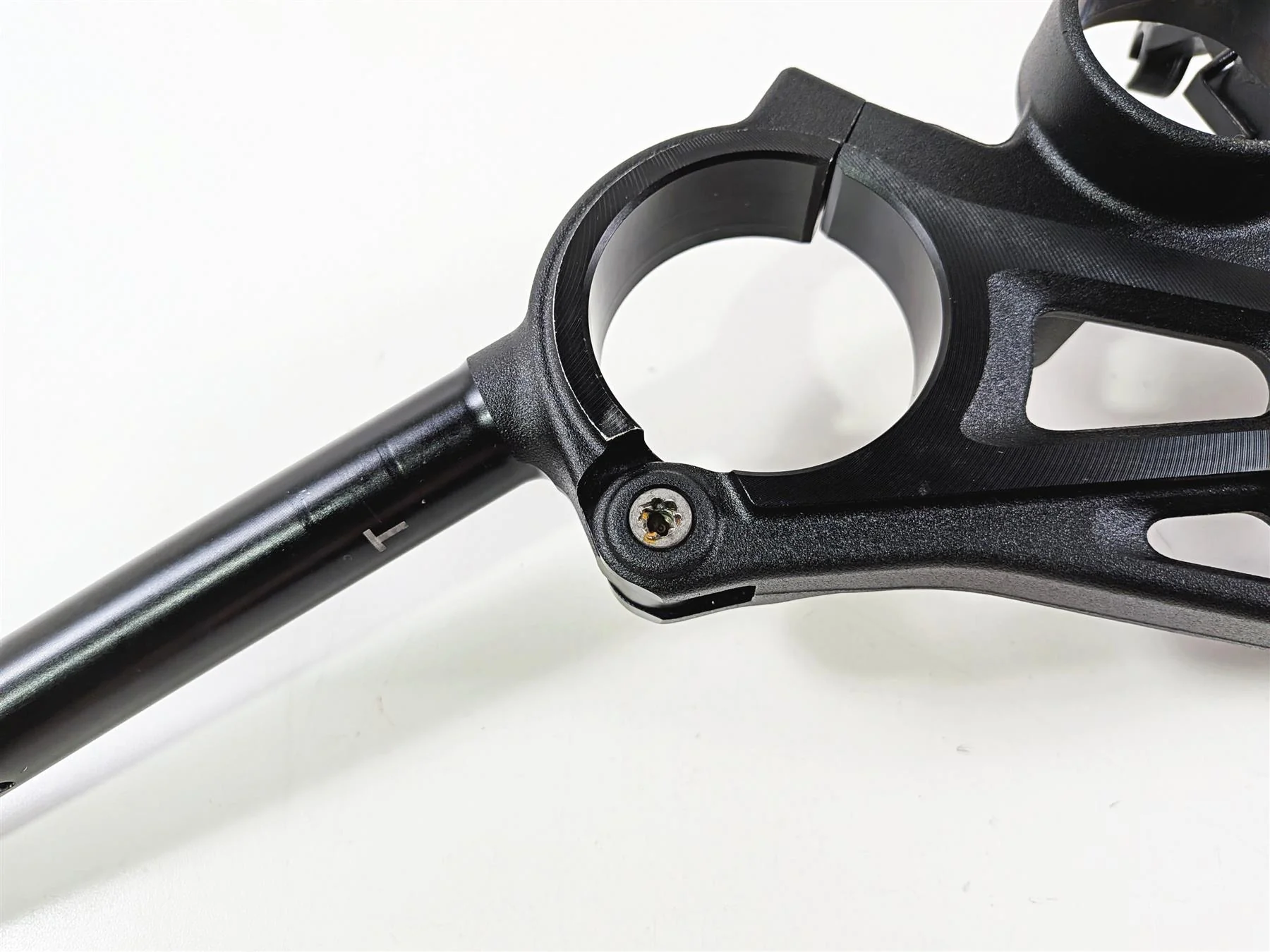 2022 BMW S1000RR K67 Upper Triple Tree & Handle Bar Set 31427107972 - Image 6