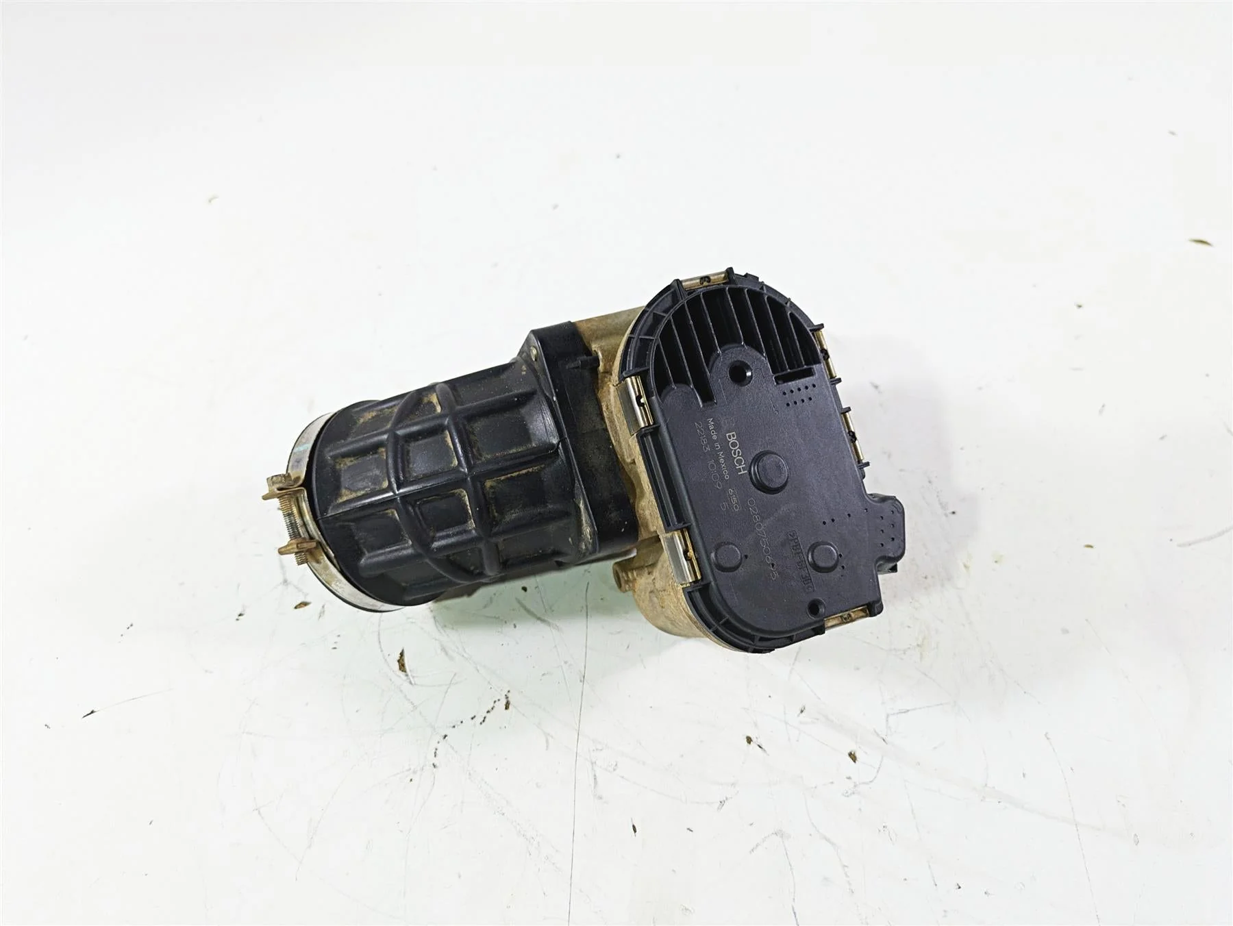 2022 Can-Am Defender XMR HD10 Bosch Throttle Body Fuel Injector 420892596 - Image 2