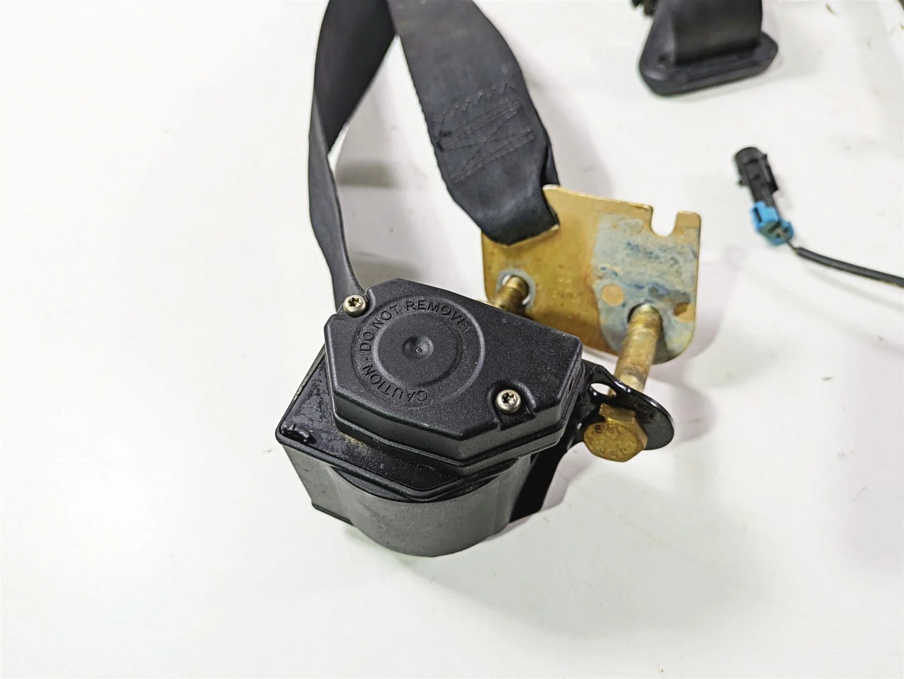 2022 Can-Am Defender XMR HD10 Driver Passenger Center Seat Belt Set 708003082 - Image 6