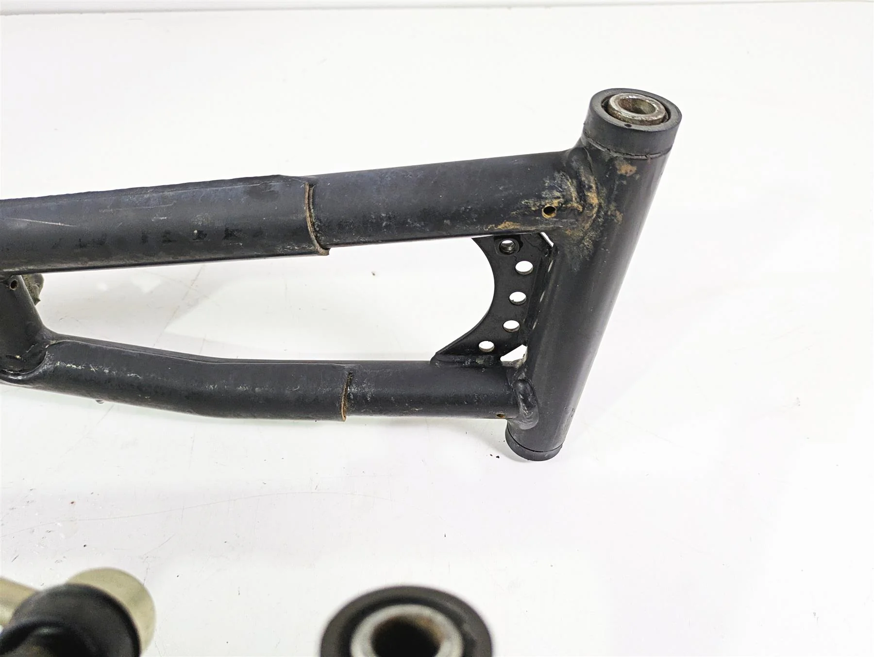 2022 CFMoto Zforce 950 Sport Front Right Control Arm Knee Assembly 5BYA-050801 - Image 9