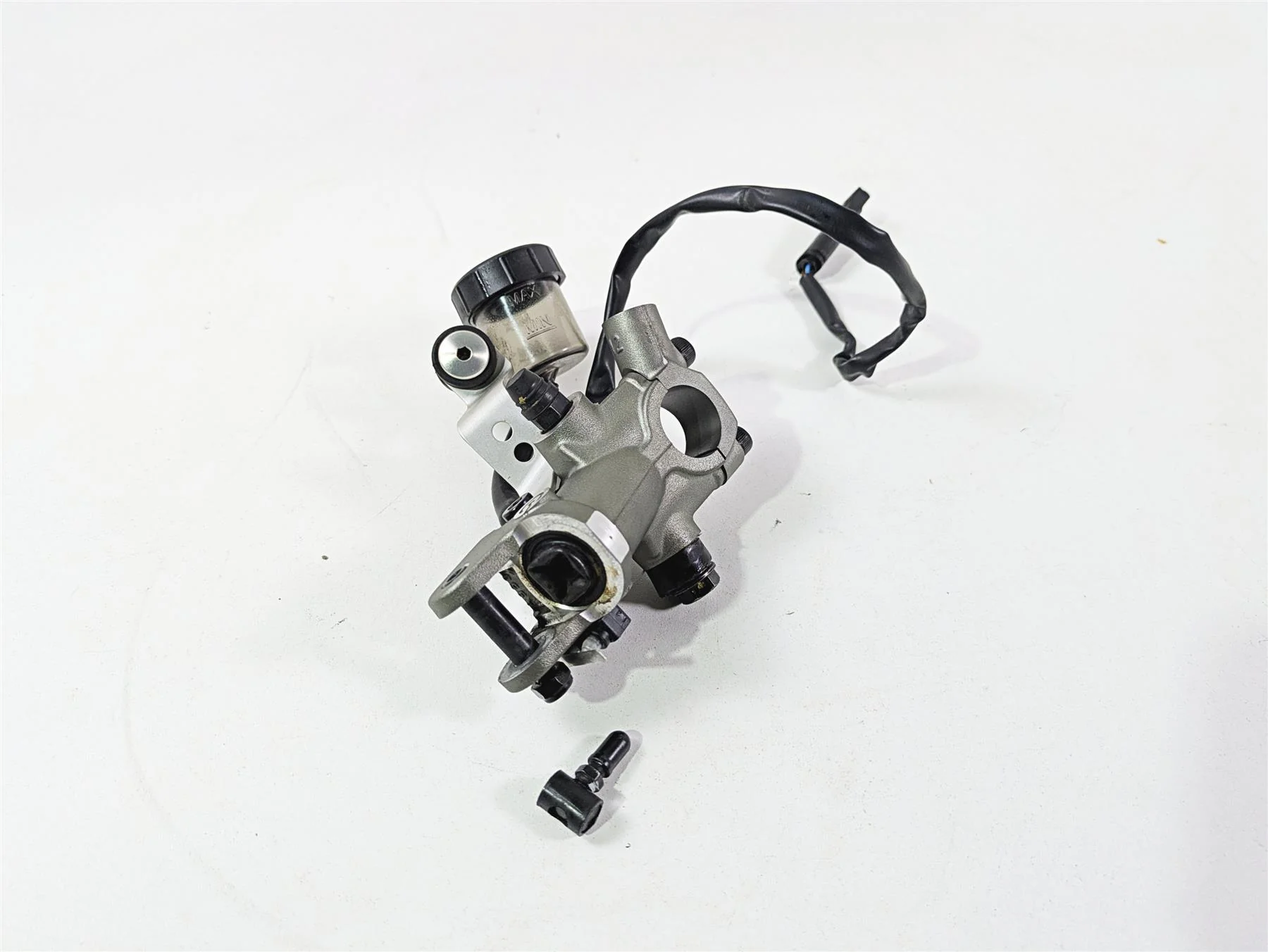 2022 Ducati Hypermotard 950 Brembo Radial Clutch Master Cylinder 63040731A - Image 11