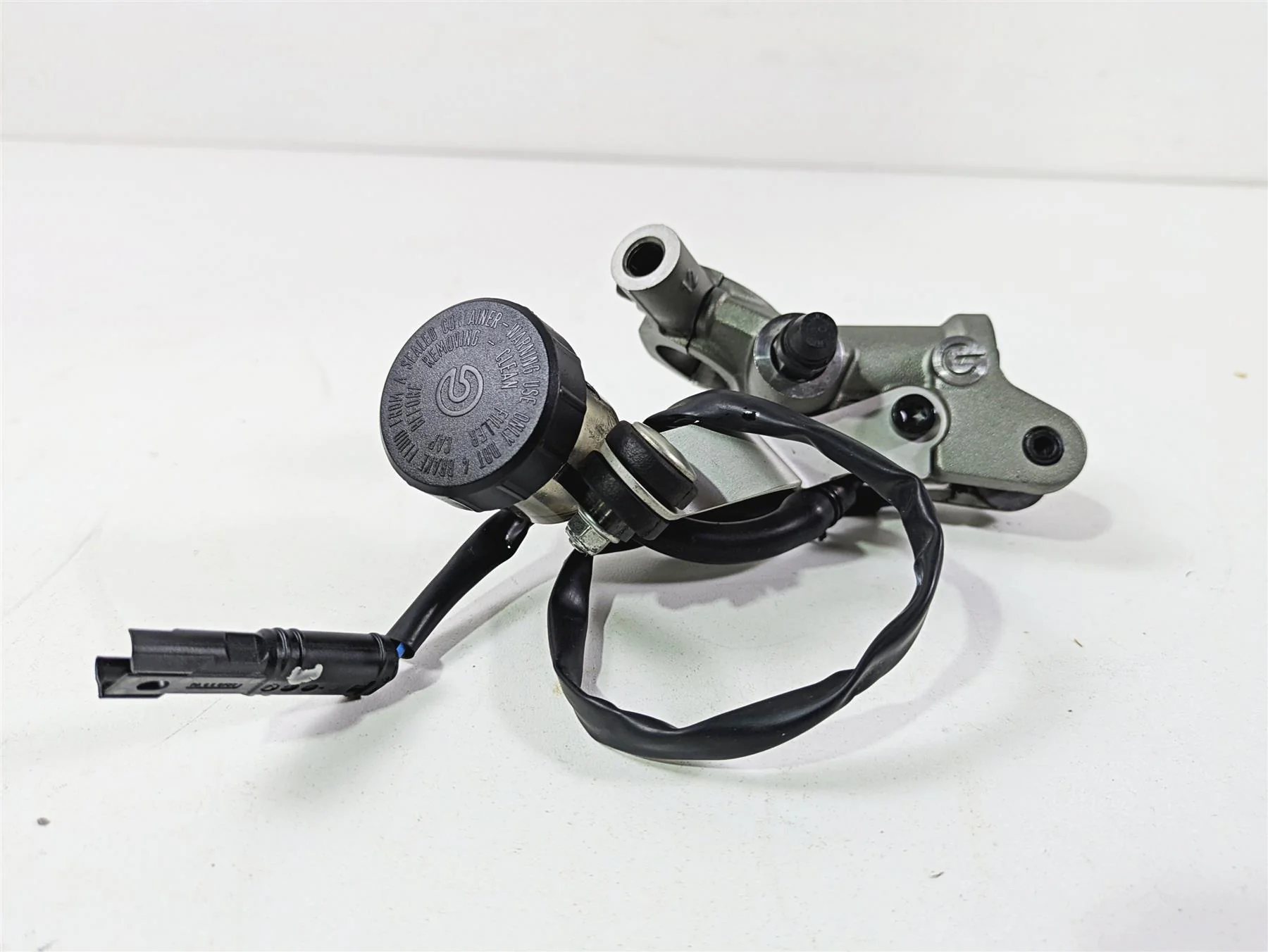 2022 Ducati Hypermotard 950 Brembo Radial Clutch Master Cylinder 63040731A - Image 4