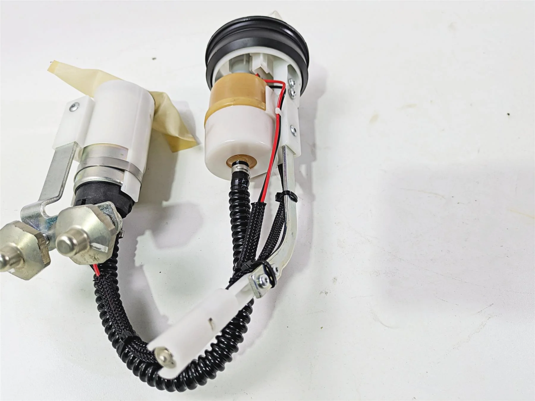 2022 Ducati Hypermotard 950 Fuel Gas Petrol Pump 16024363A - Image 8