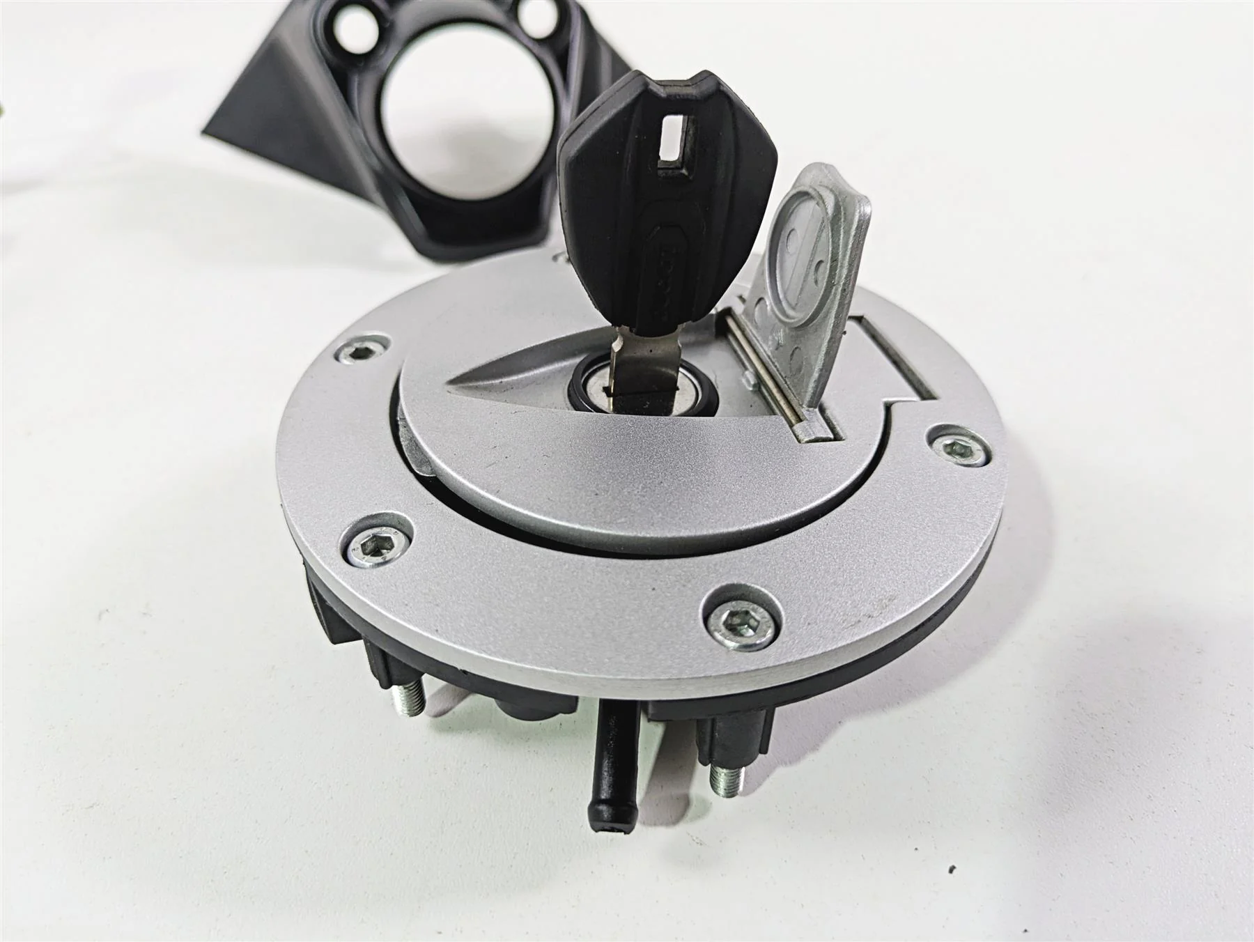 2022 Ducati Hypermotard 950 Speedo Dash Ignition Switch Key Lock 4K 40611591C - Image 6