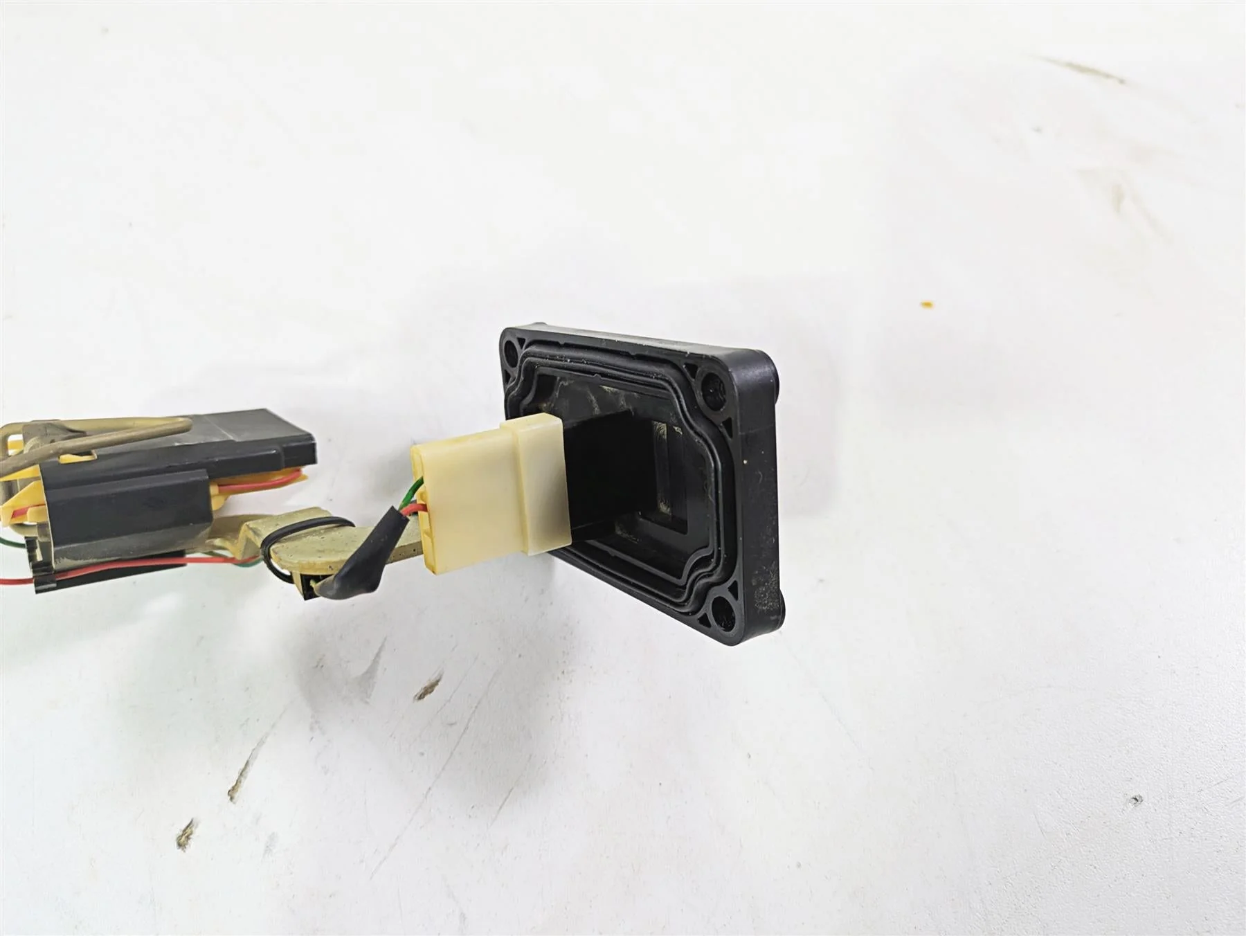 2022 Ducati Scrambler Desert Sled Fuel Gas Petrol Pump & Level Sender 16014853A - Image 11